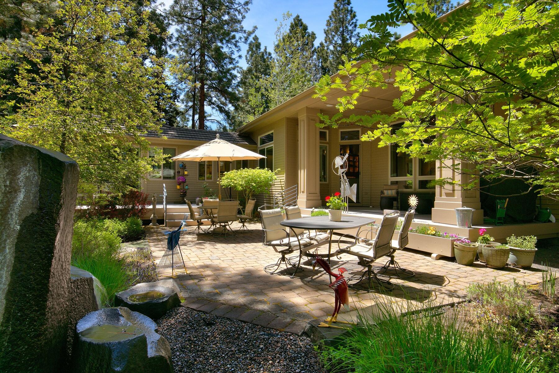 19292 Green lakes Loop