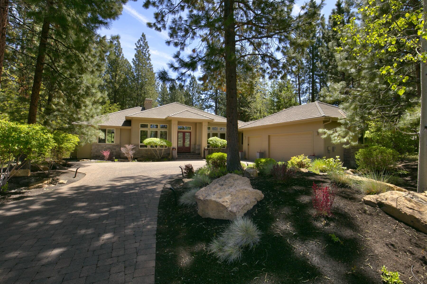 19292 Green lakes Loop