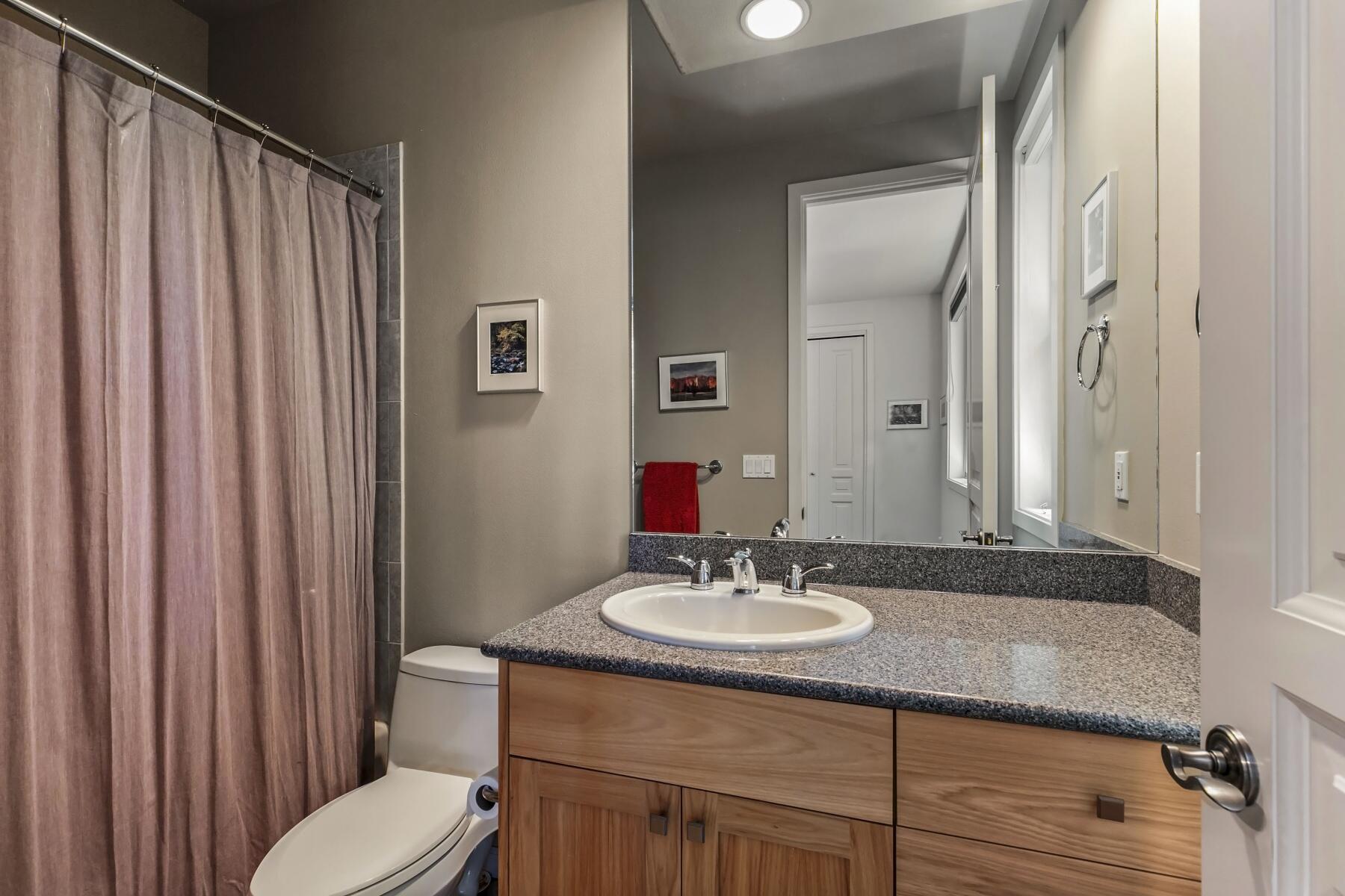 19292 Green lakes Loop