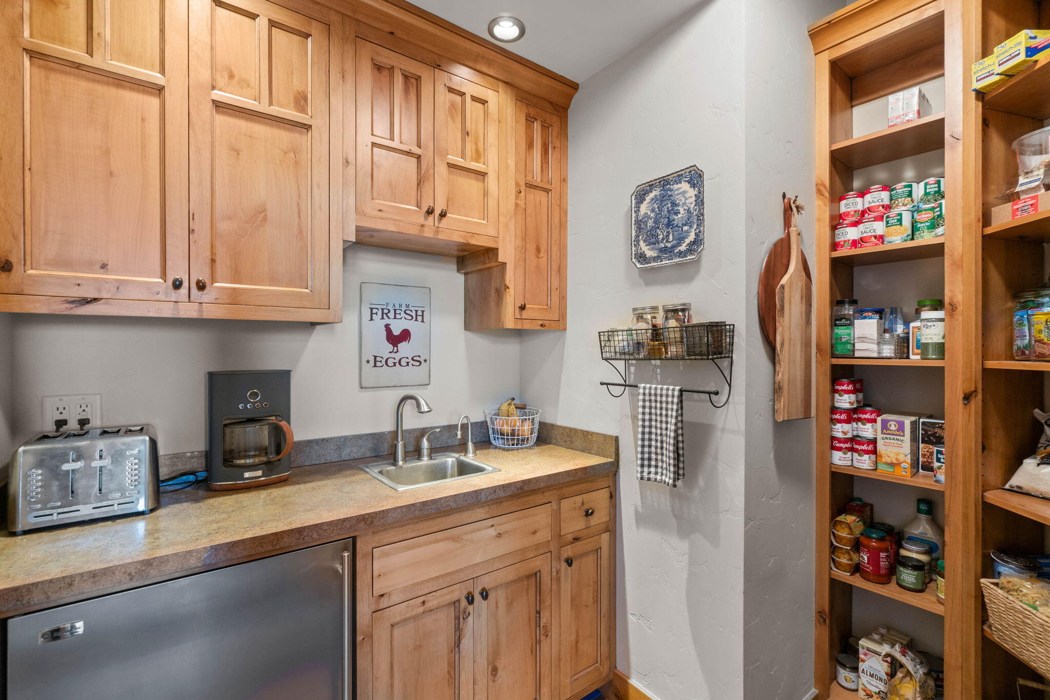 65922 and 65926 Waldron Trail