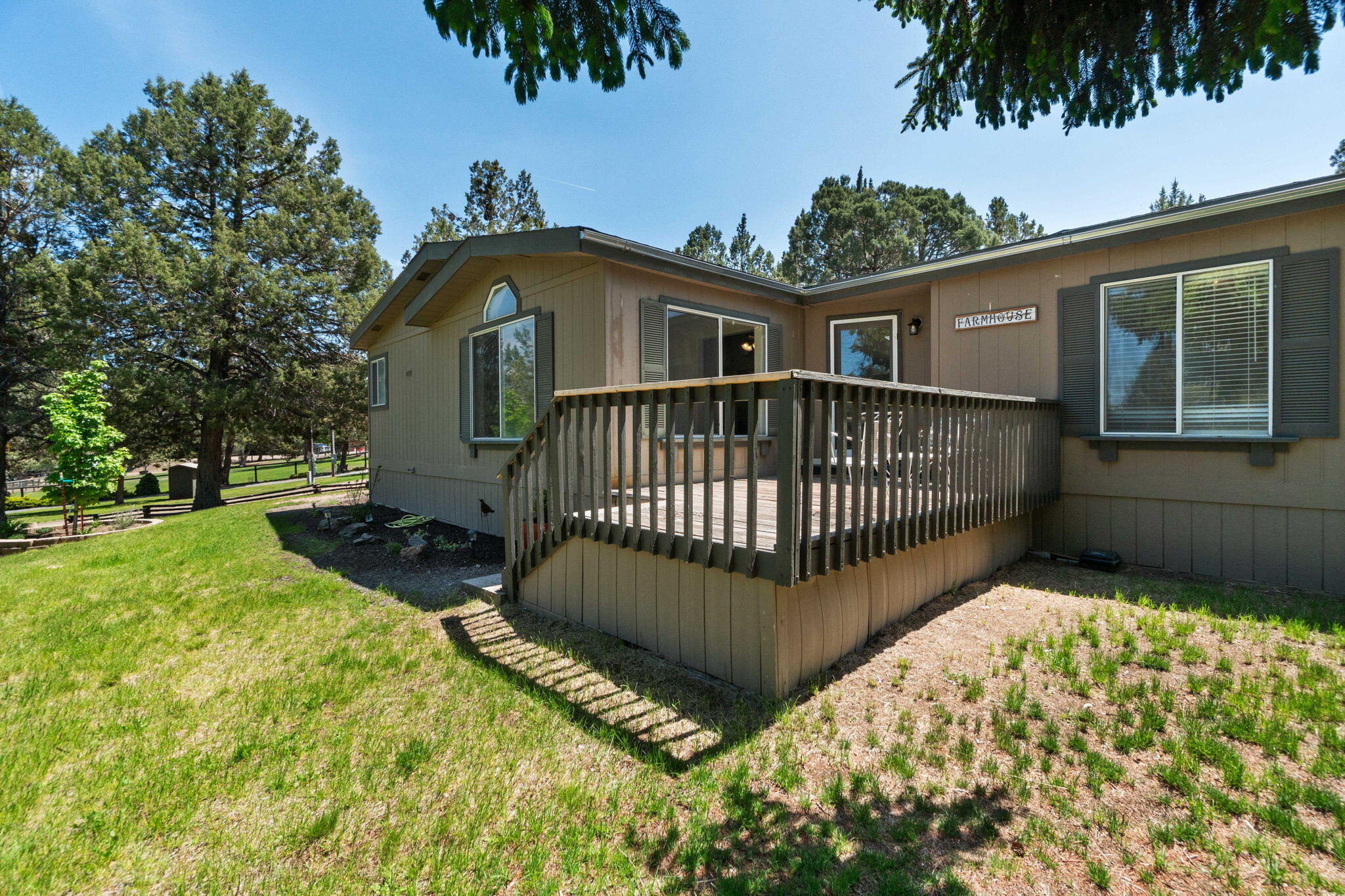 65922 and 65926 Waldron Trail