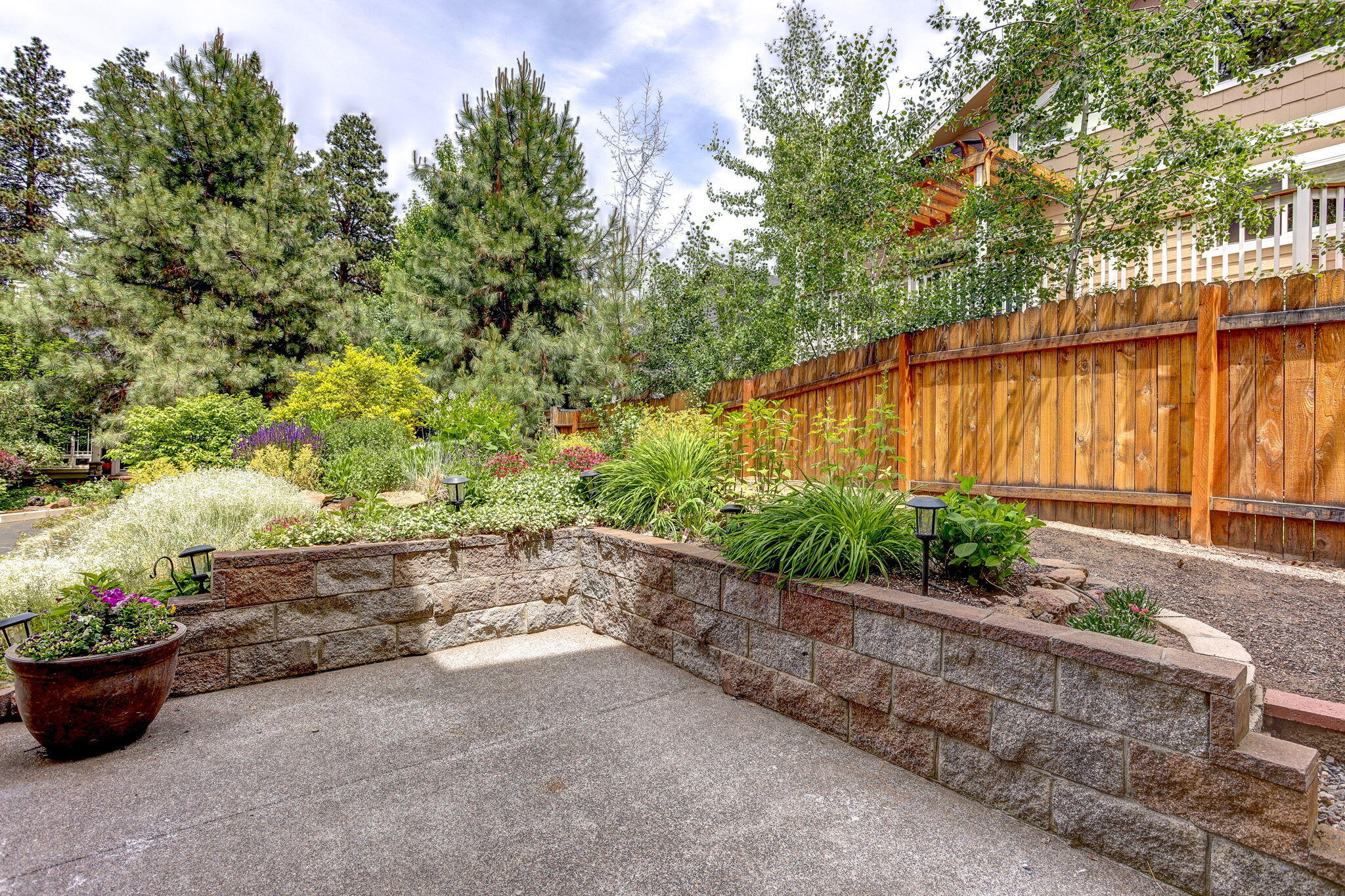 1850 NE Berg Way, Bend