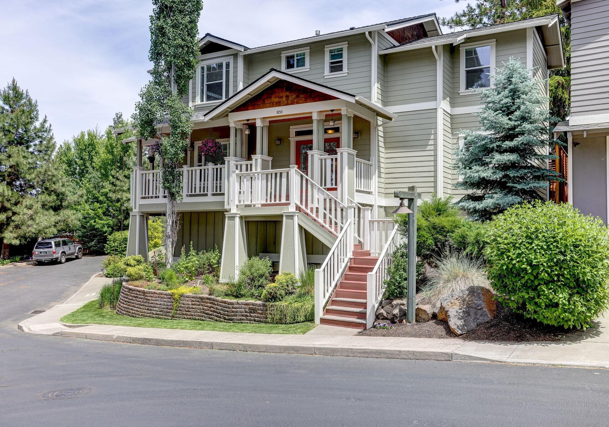 1850 NE Berg Way, Bend