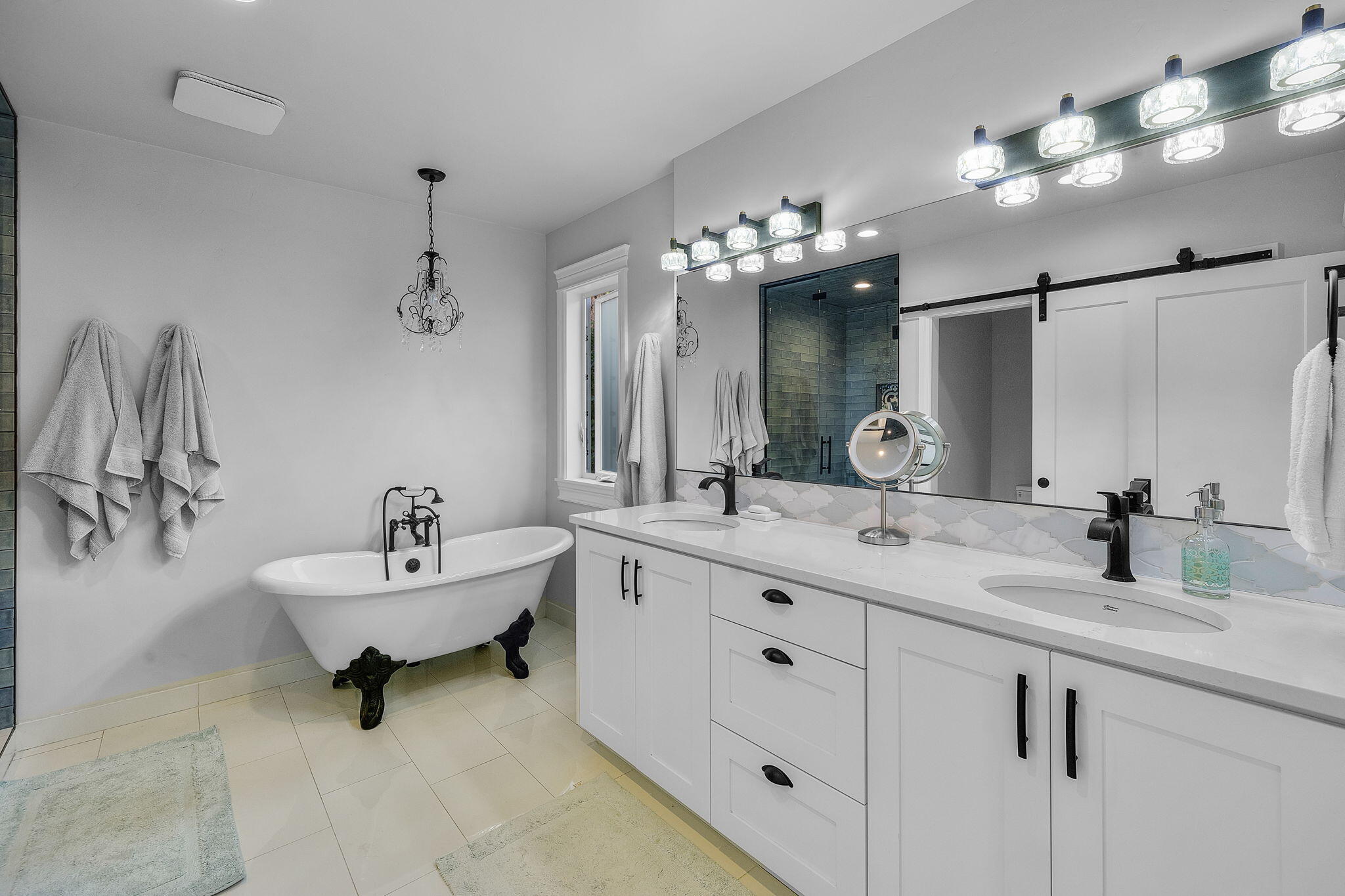 434 NW Riverside Boulevard