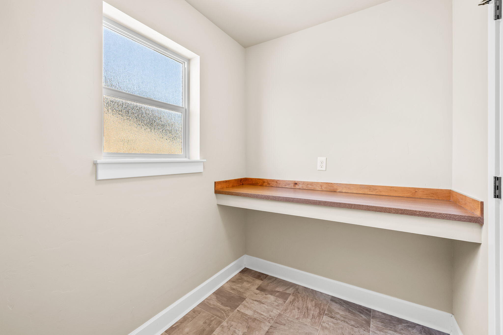 3807 NE Purcell Boulevard