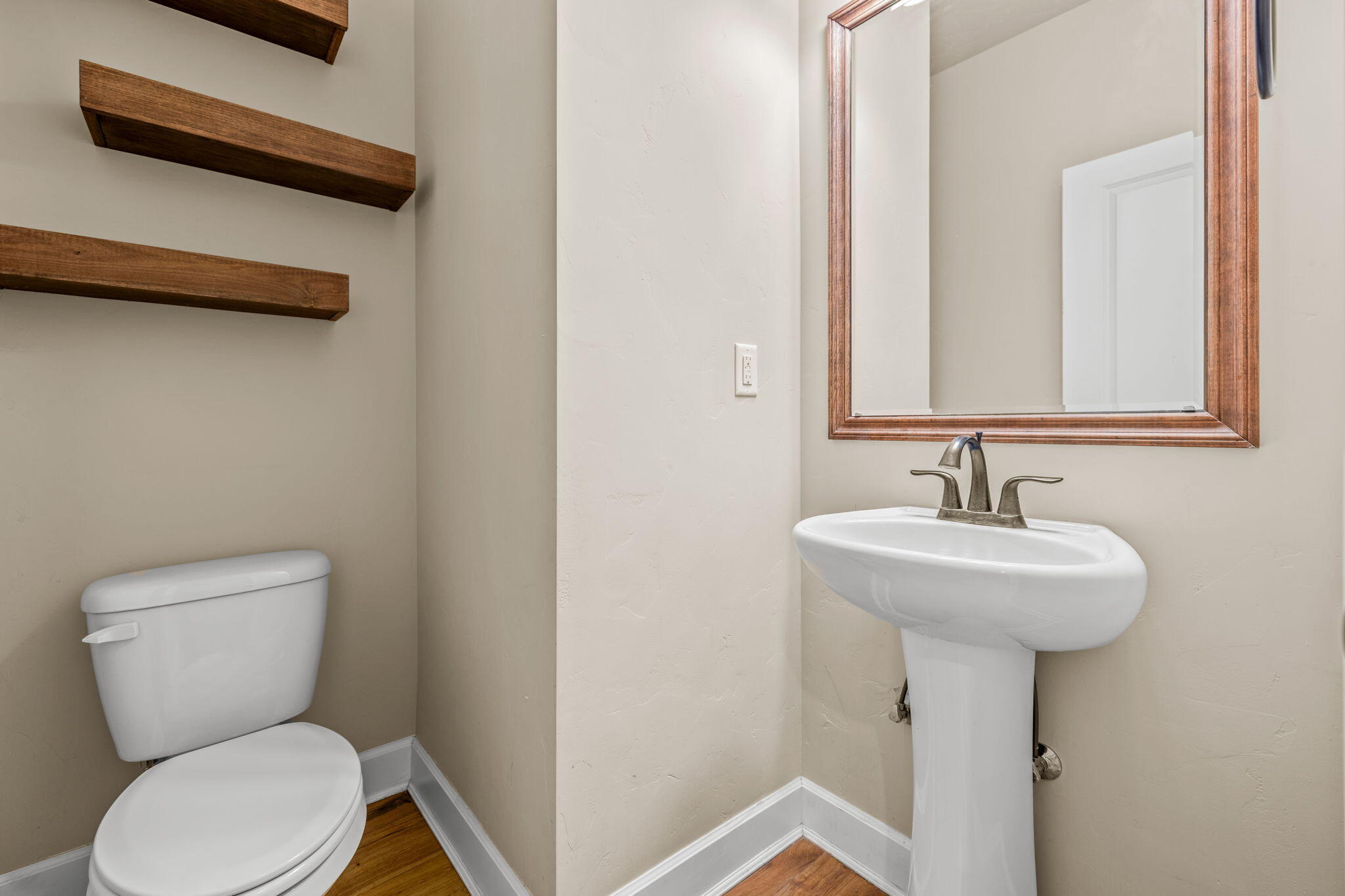 3807 NE Purcell Boulevard