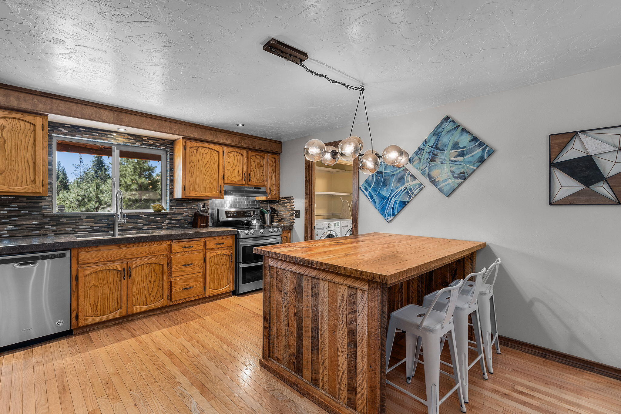 60811 Goldenrain Drive