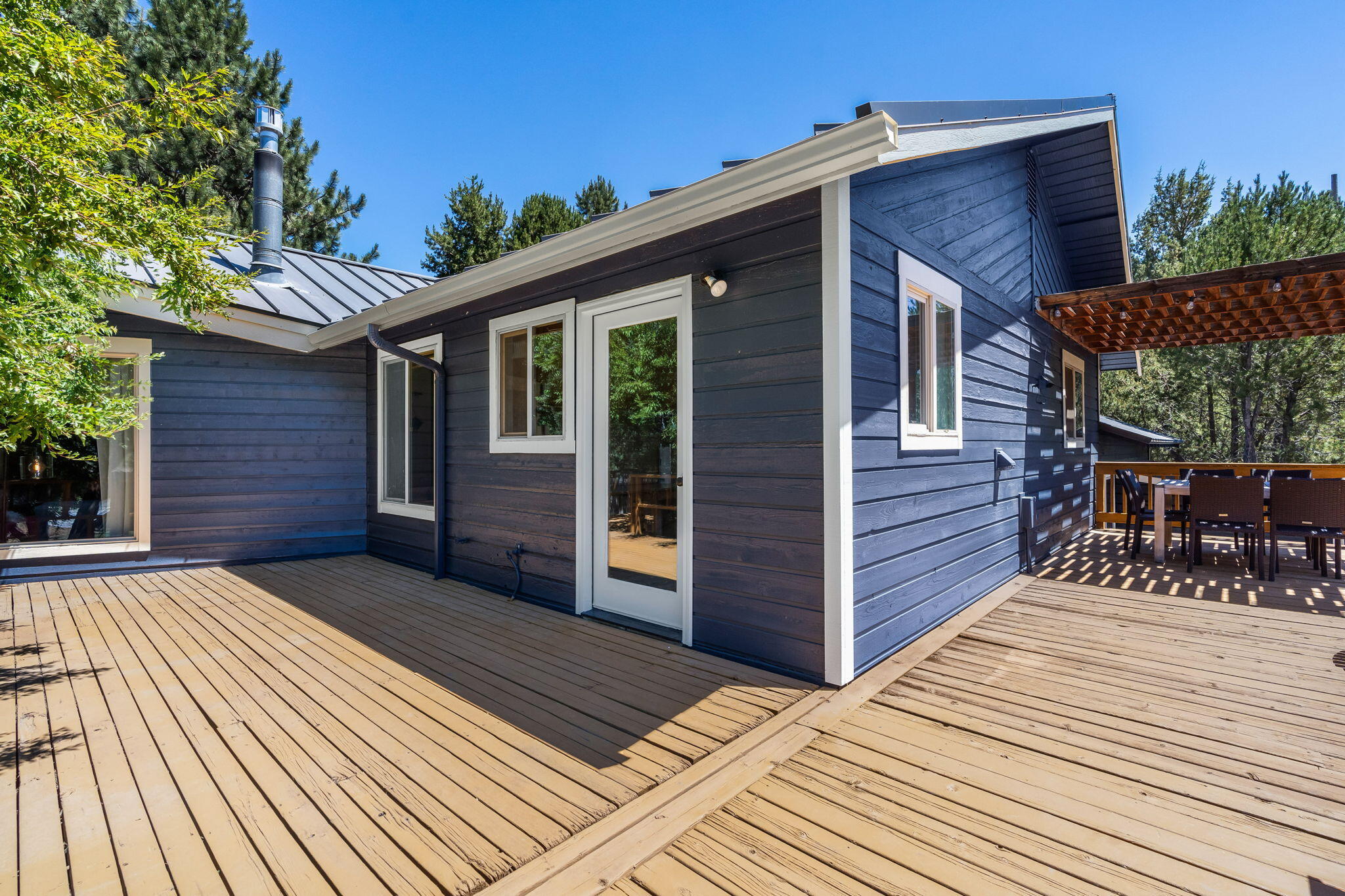 60811 Goldenrain Drive