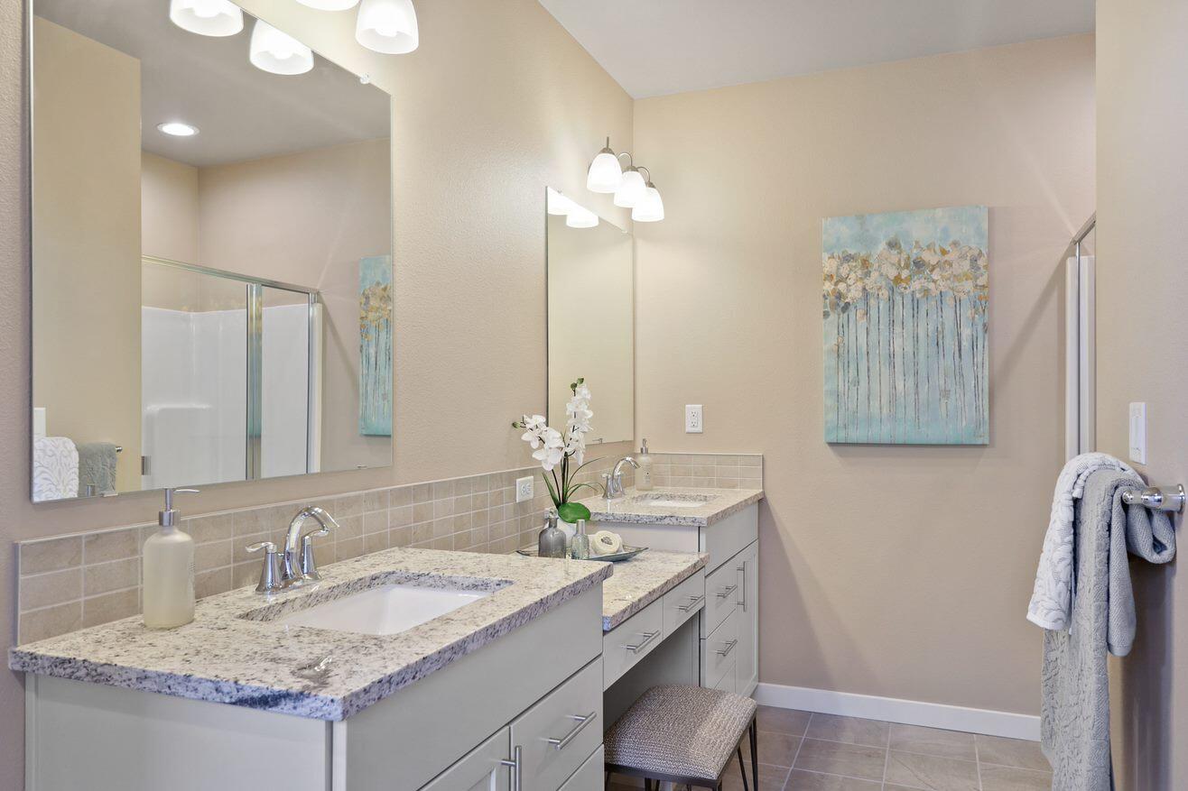 3249 NW Canyon Drive, 129