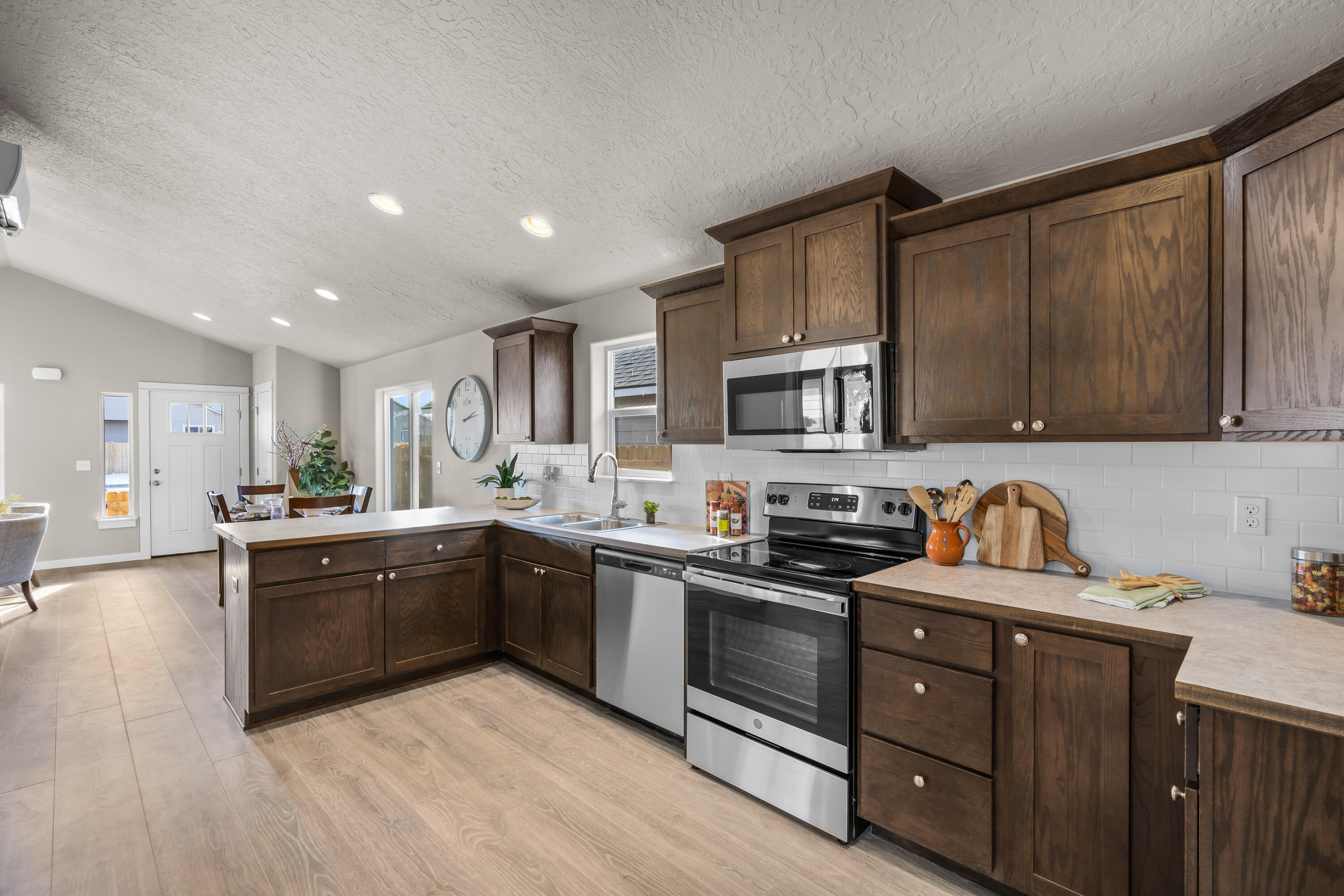 61996 NE Nates Place