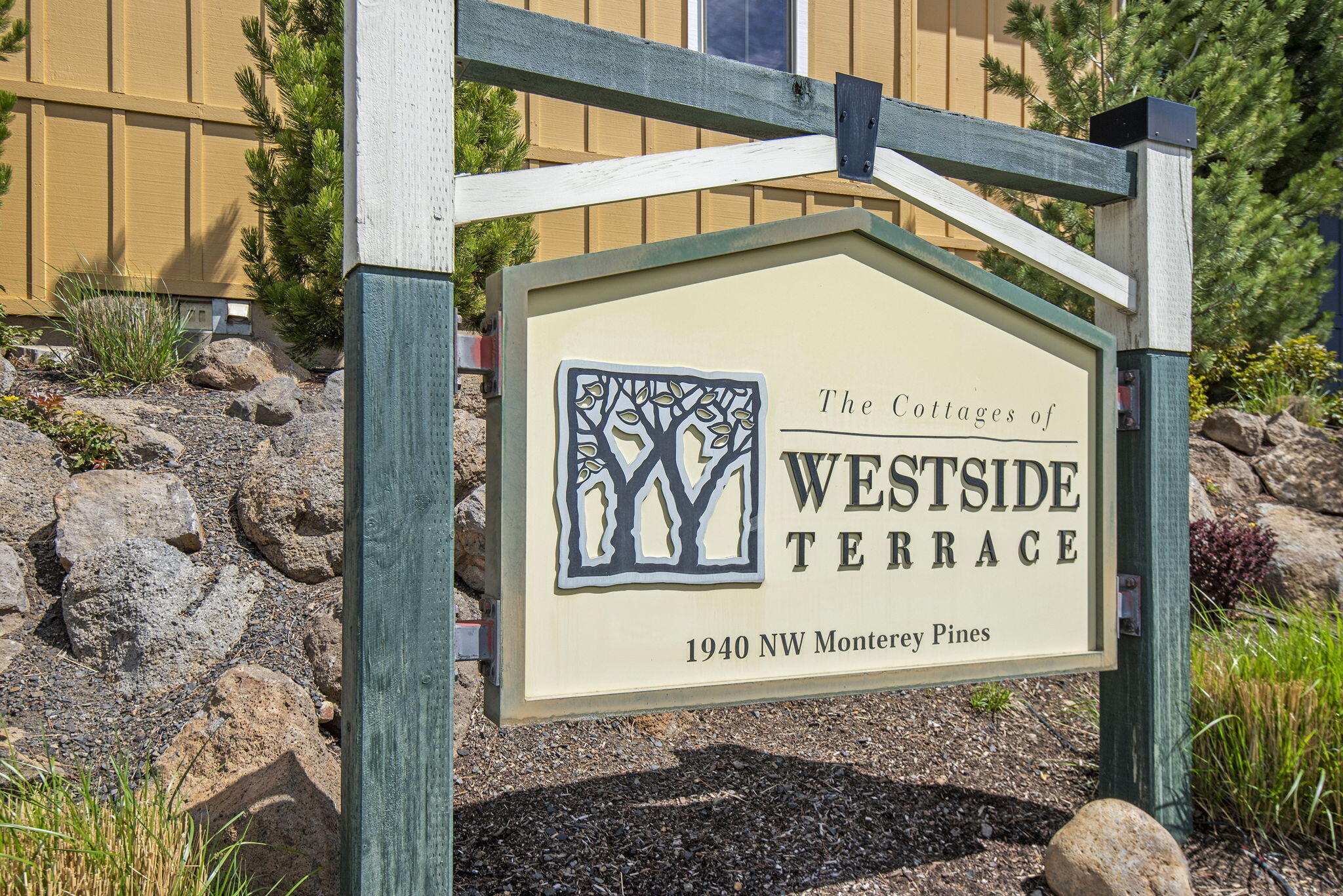 1940 NW Monterey Pines Drive, UNIT 15