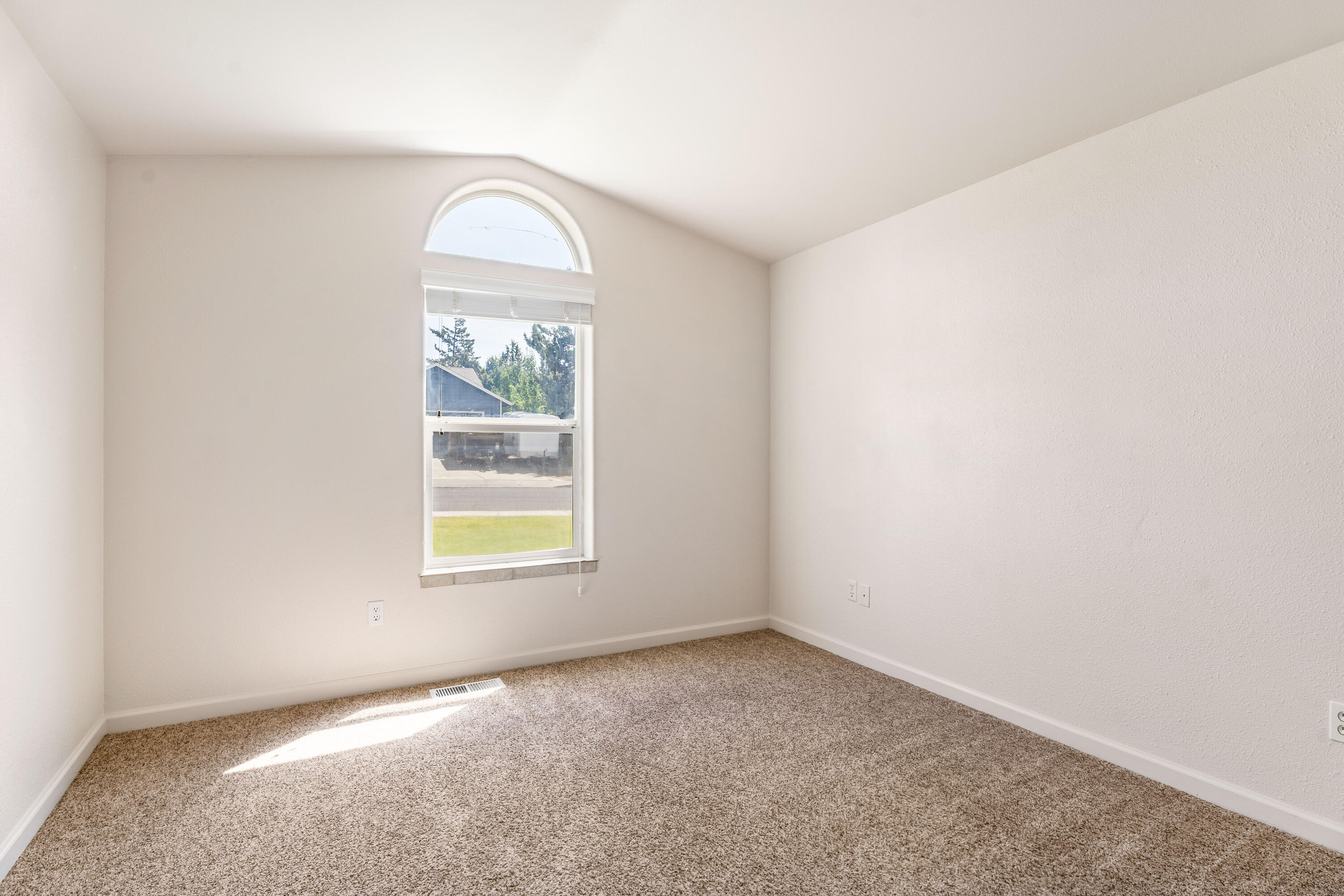 2529 NE Moonlight Drive