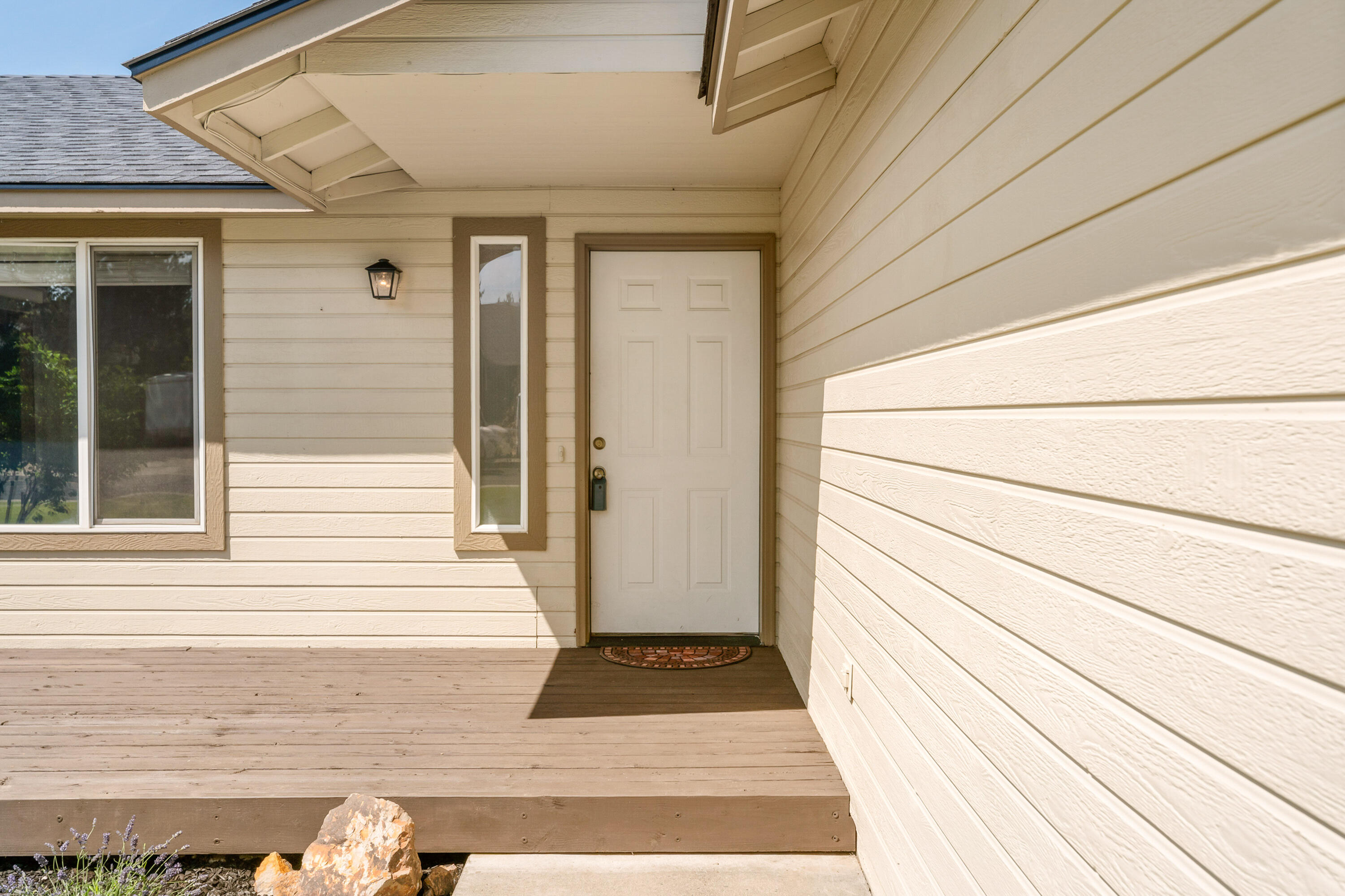 2529 NE Moonlight Drive