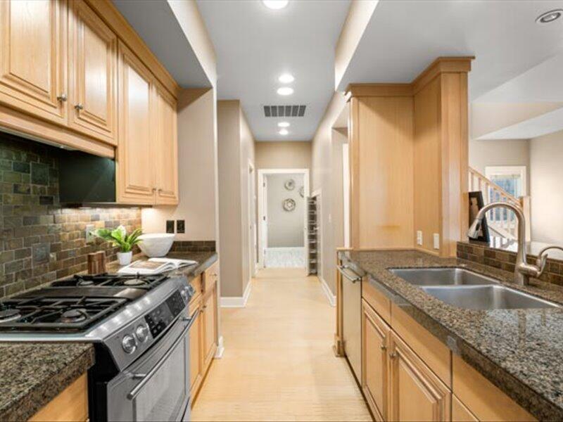 1892 NE Maker Way