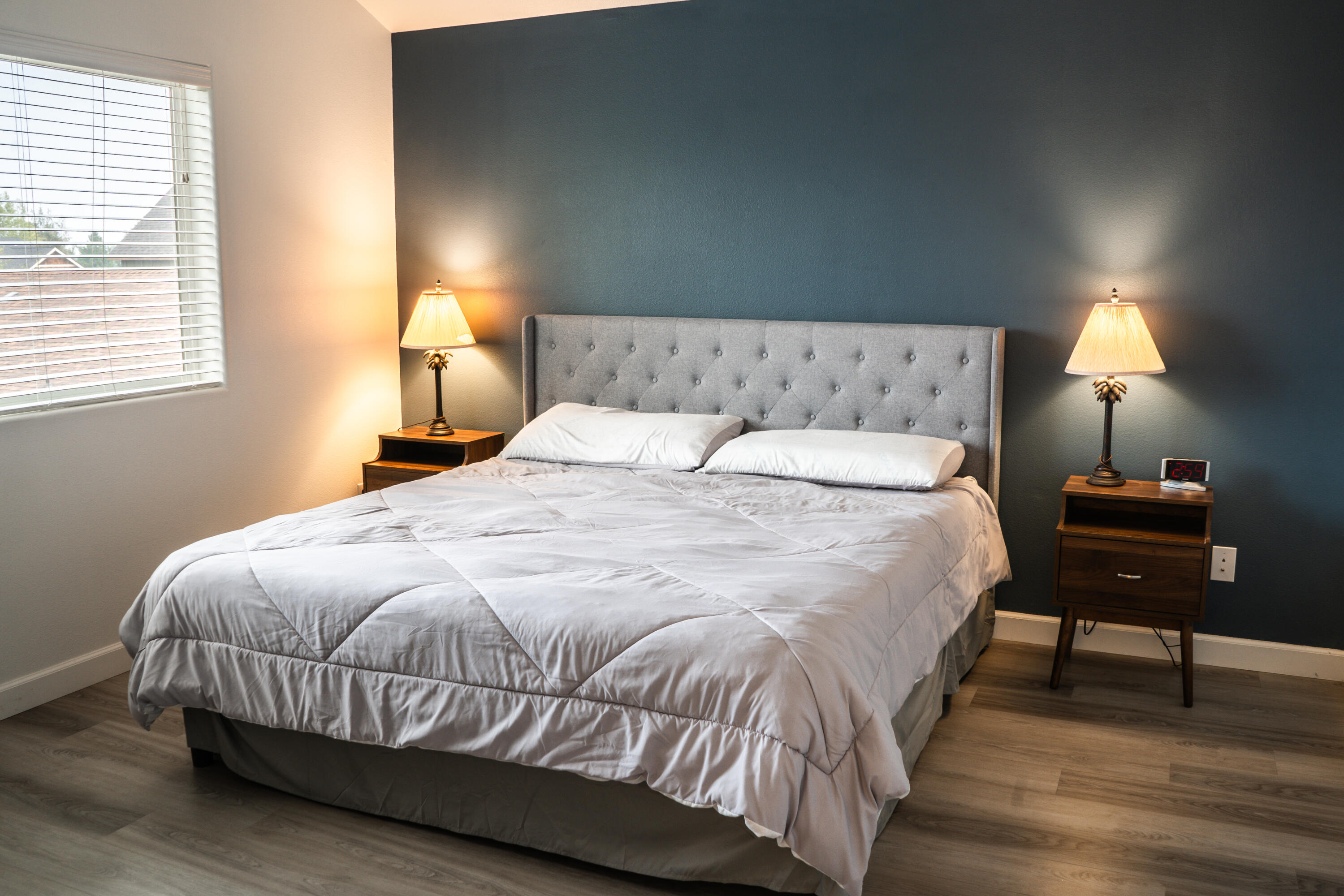 863 NE Locksley Drive