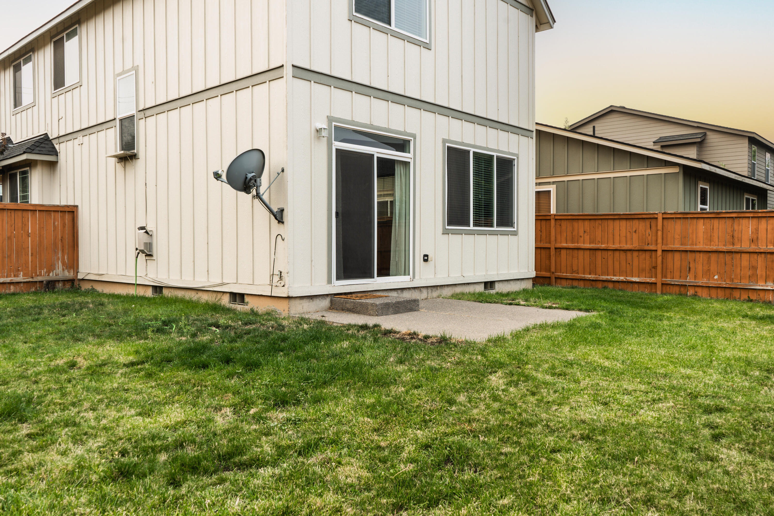 863 NE Locksley Drive