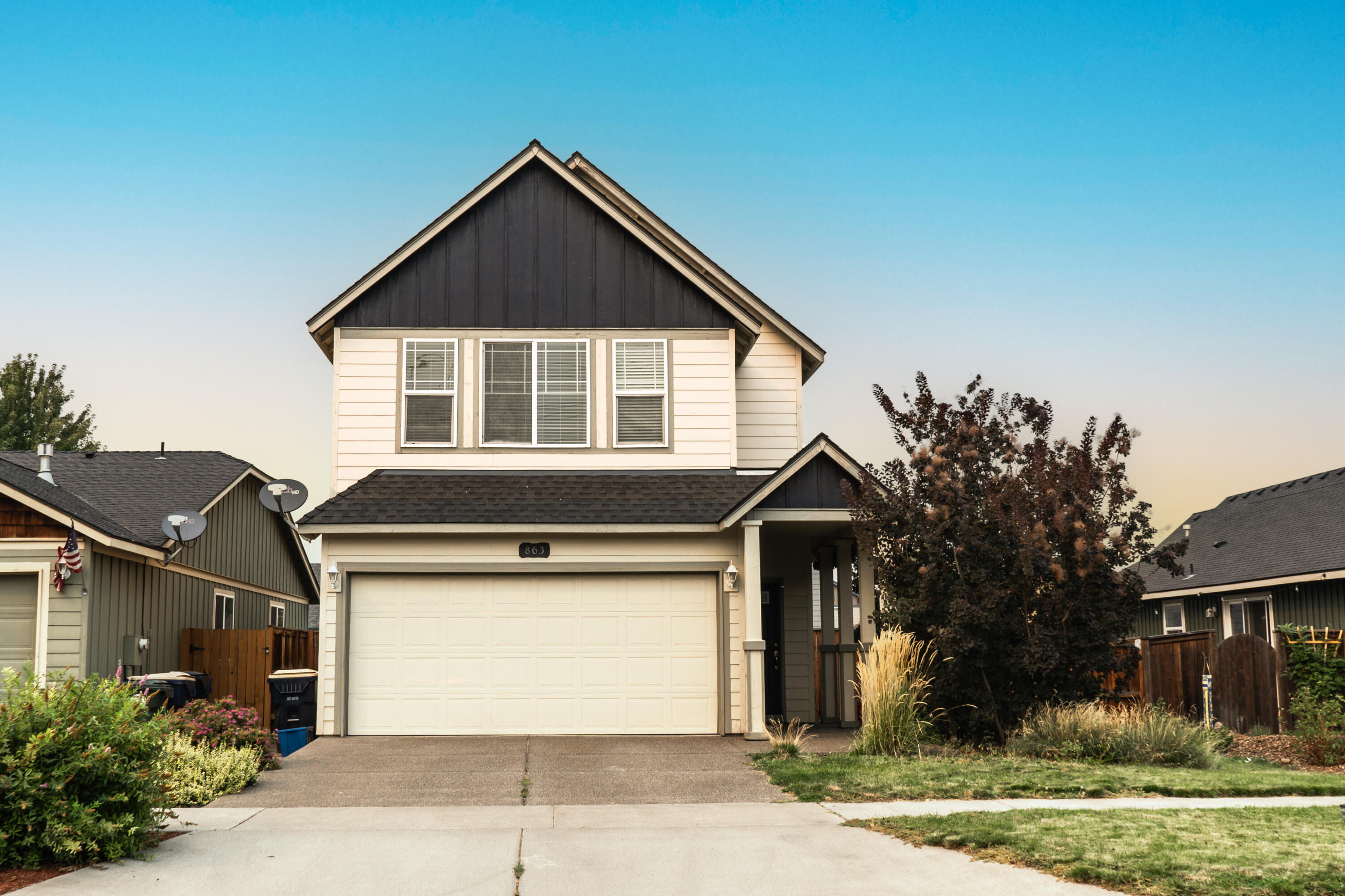 863 NE Locksley Drive