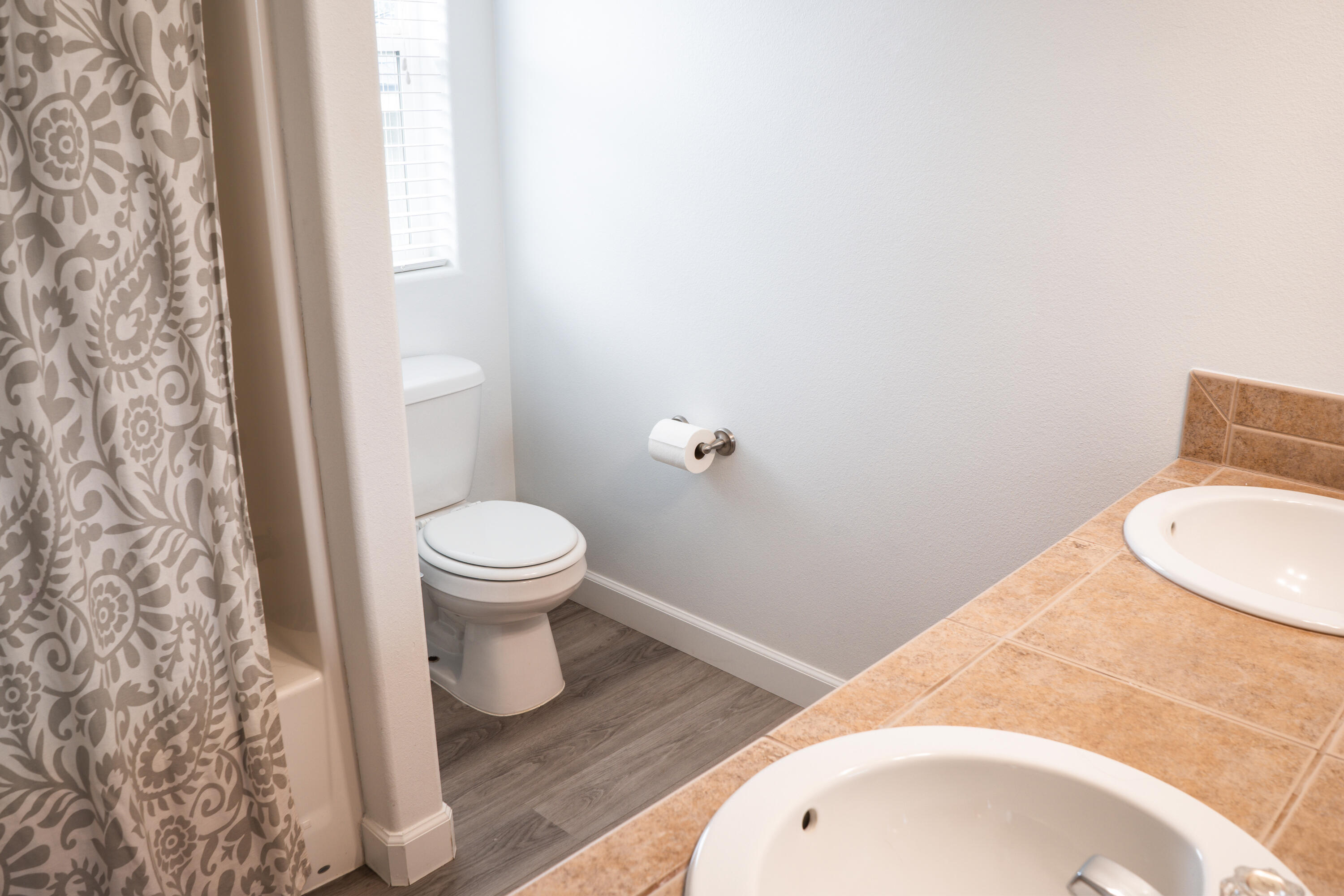 863 NE Locksley Drive