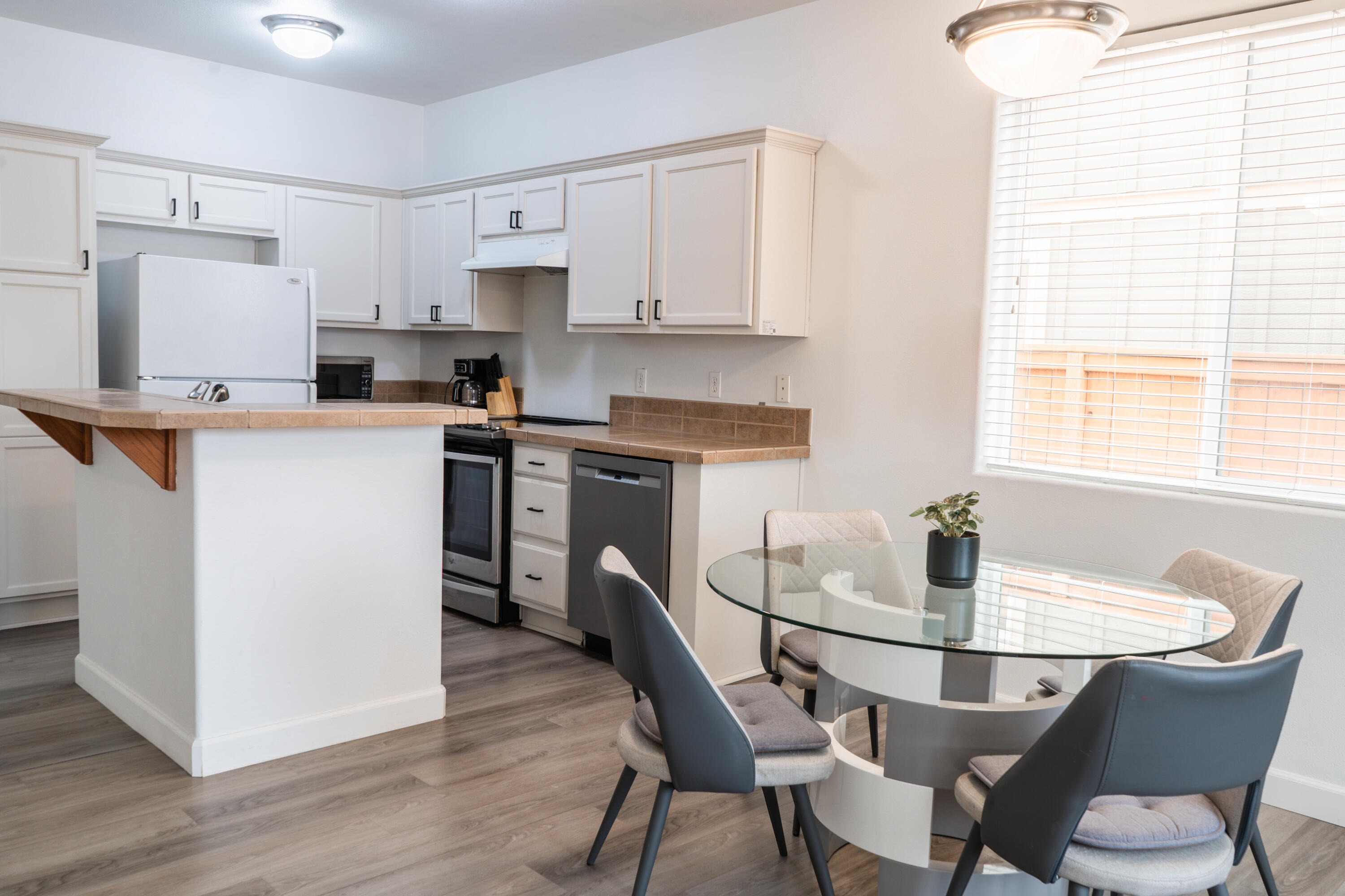 863 NE Locksley Drive