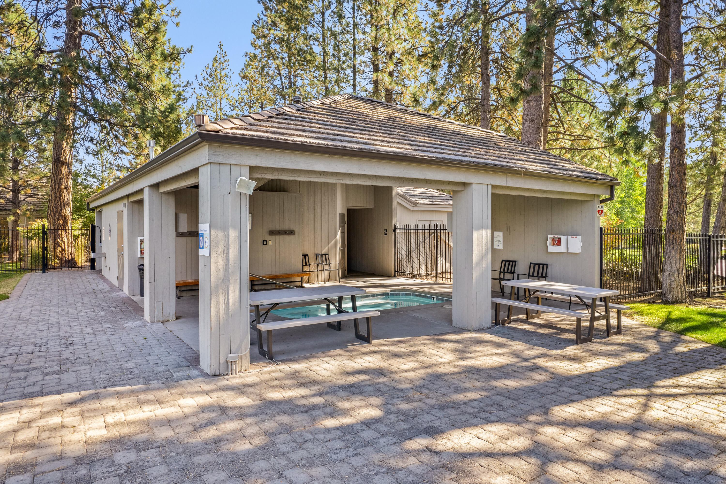 61114 Minaret Circle