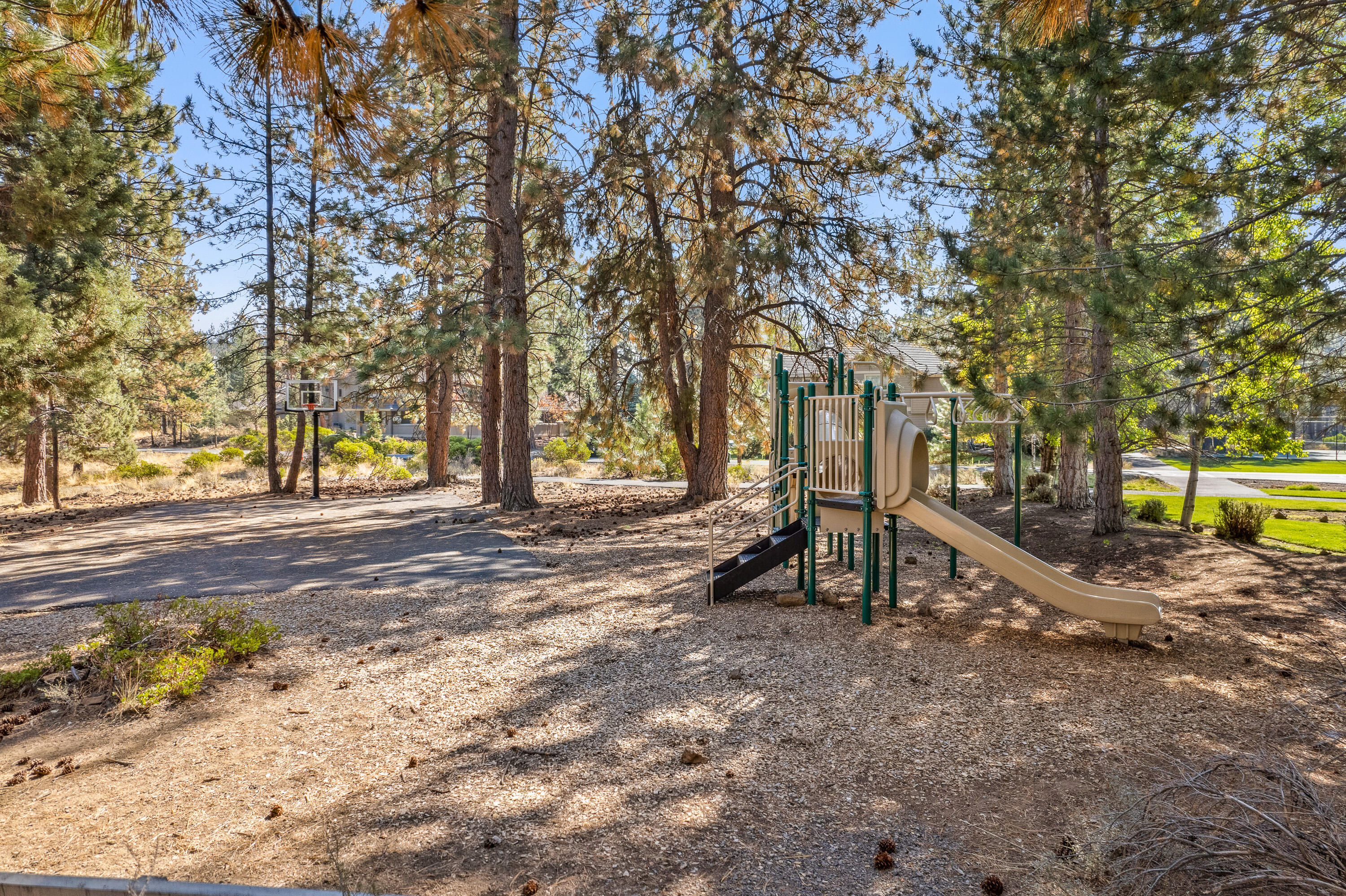 61114 Minaret Circle