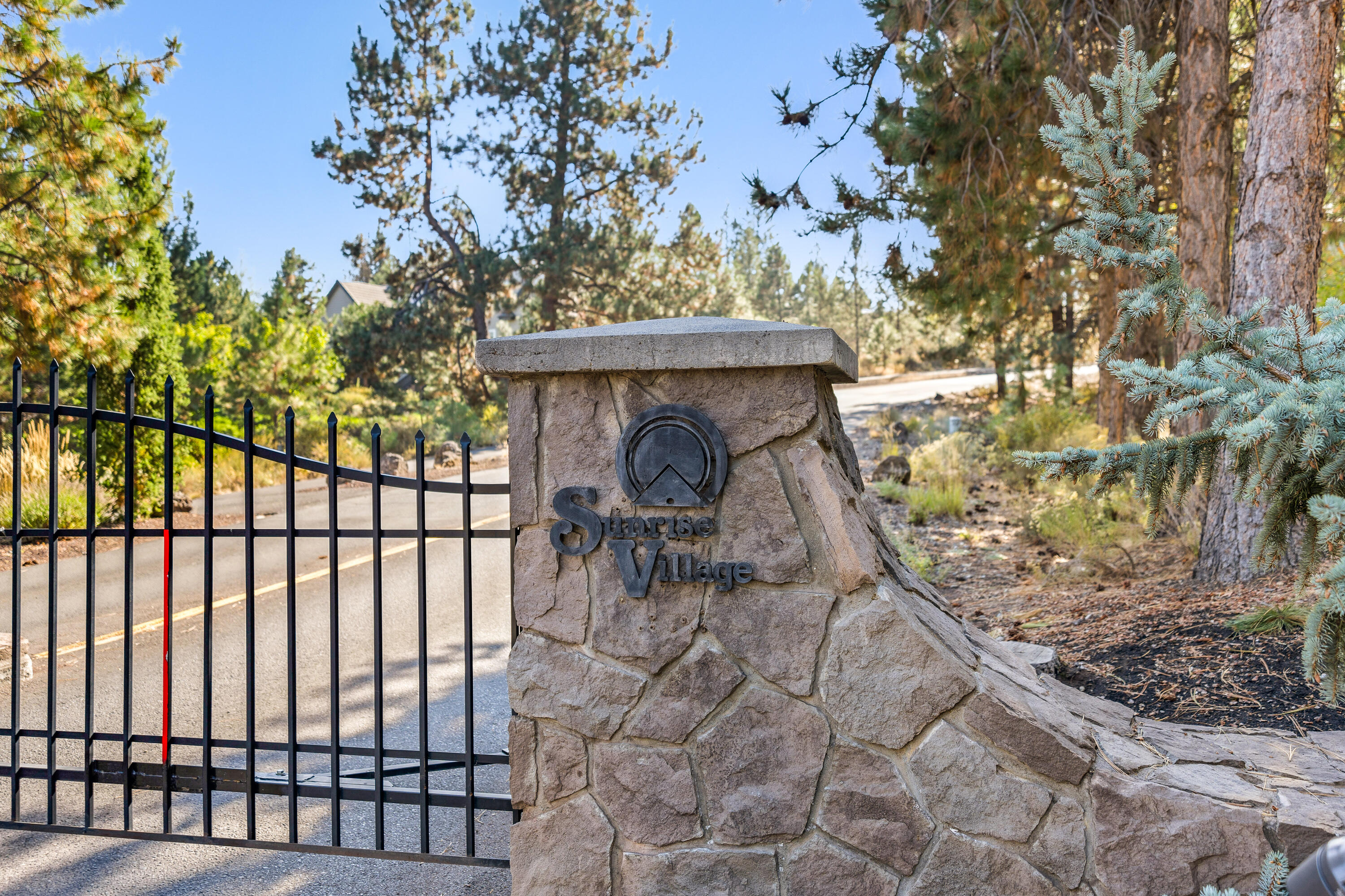 61114 Minaret Circle