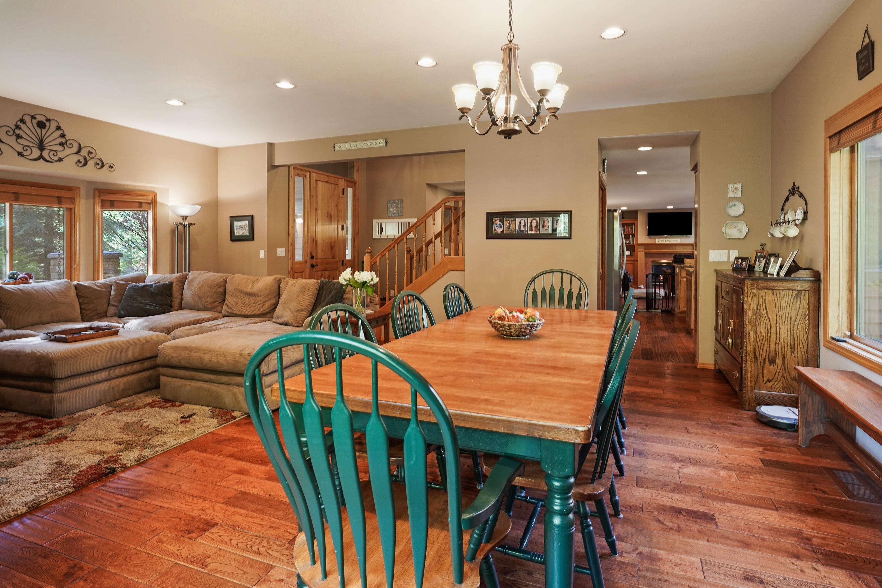 61114 Minaret Circle