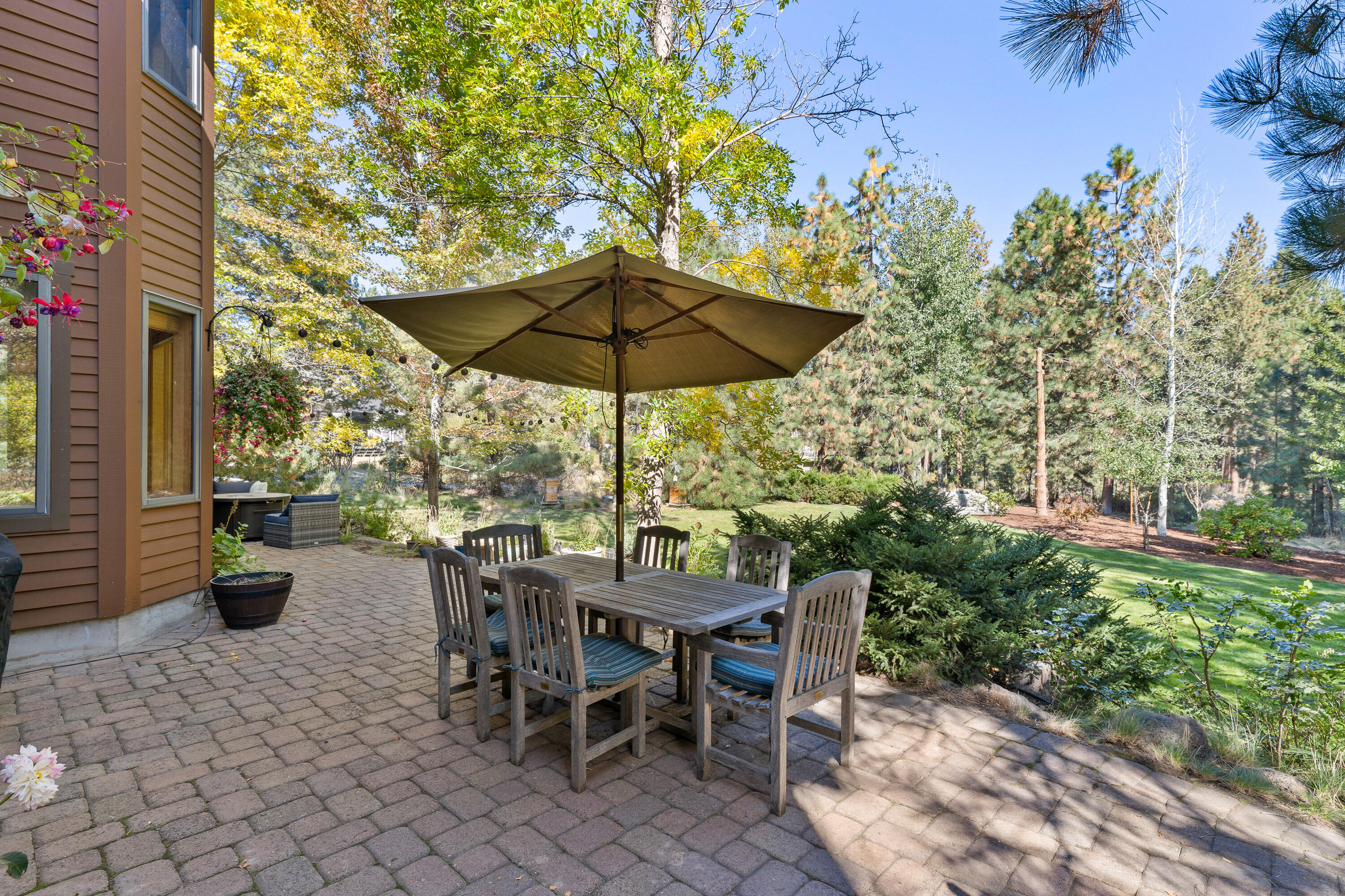 61114 Minaret Circle