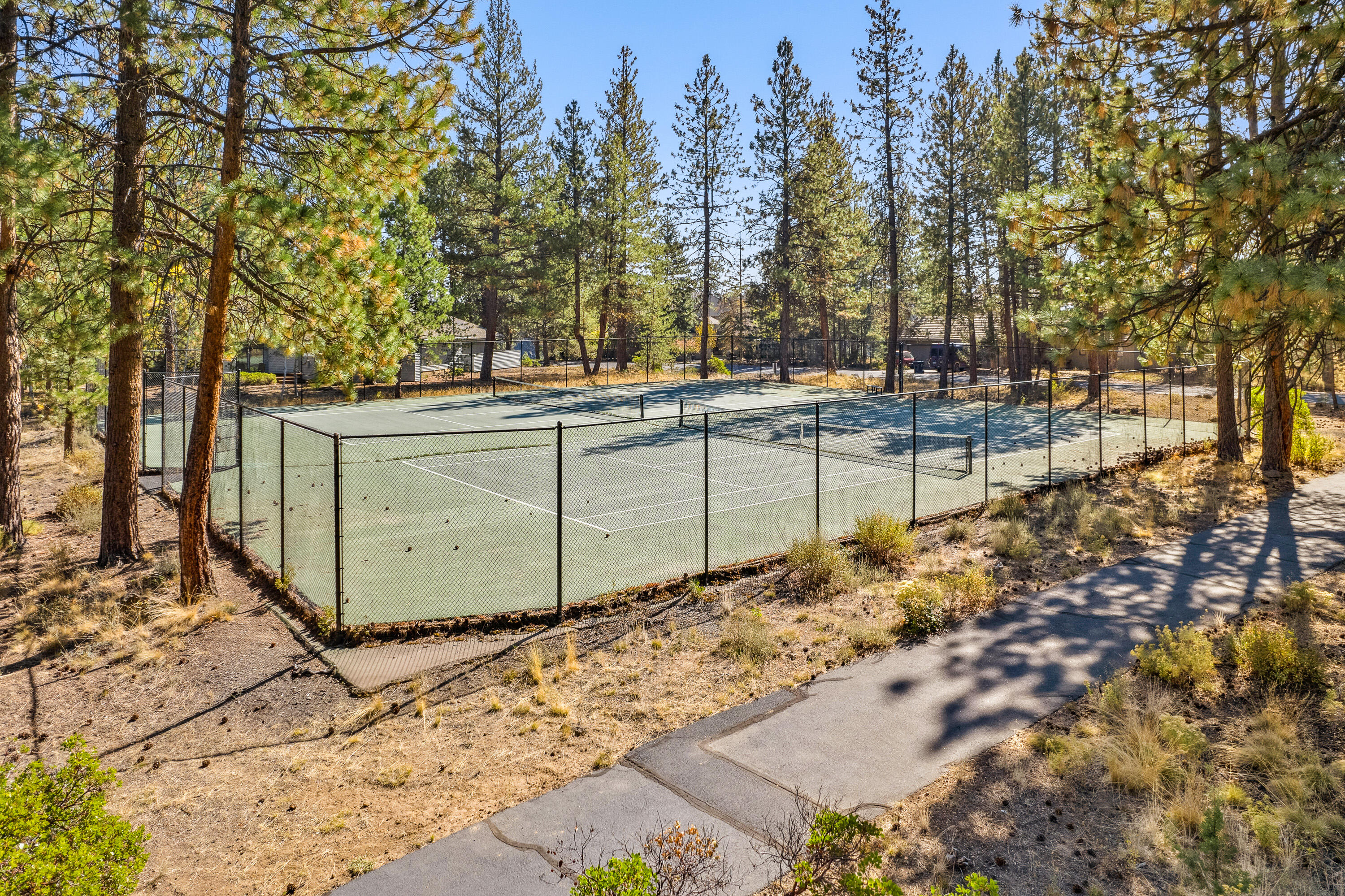 61114 Minaret Circle