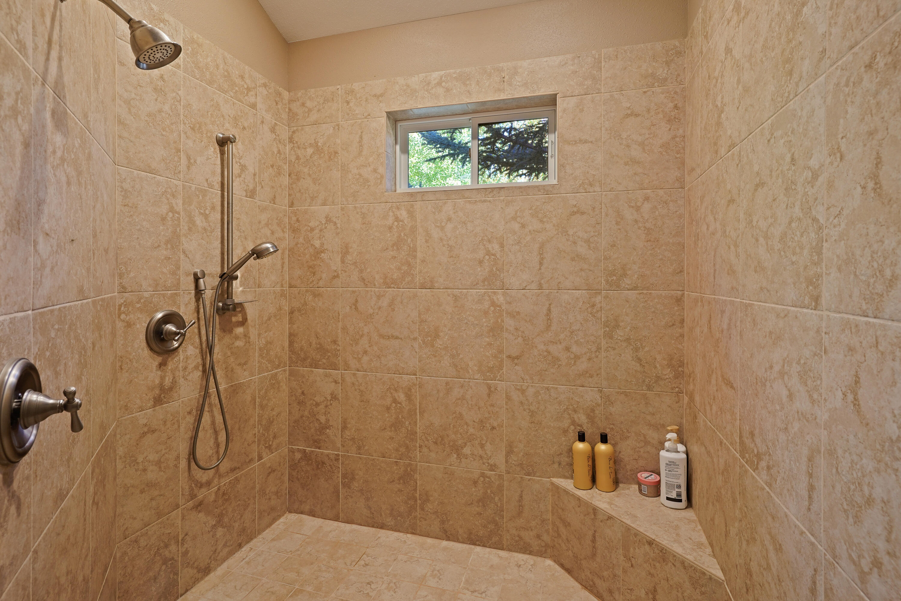 61114 Minaret Circle