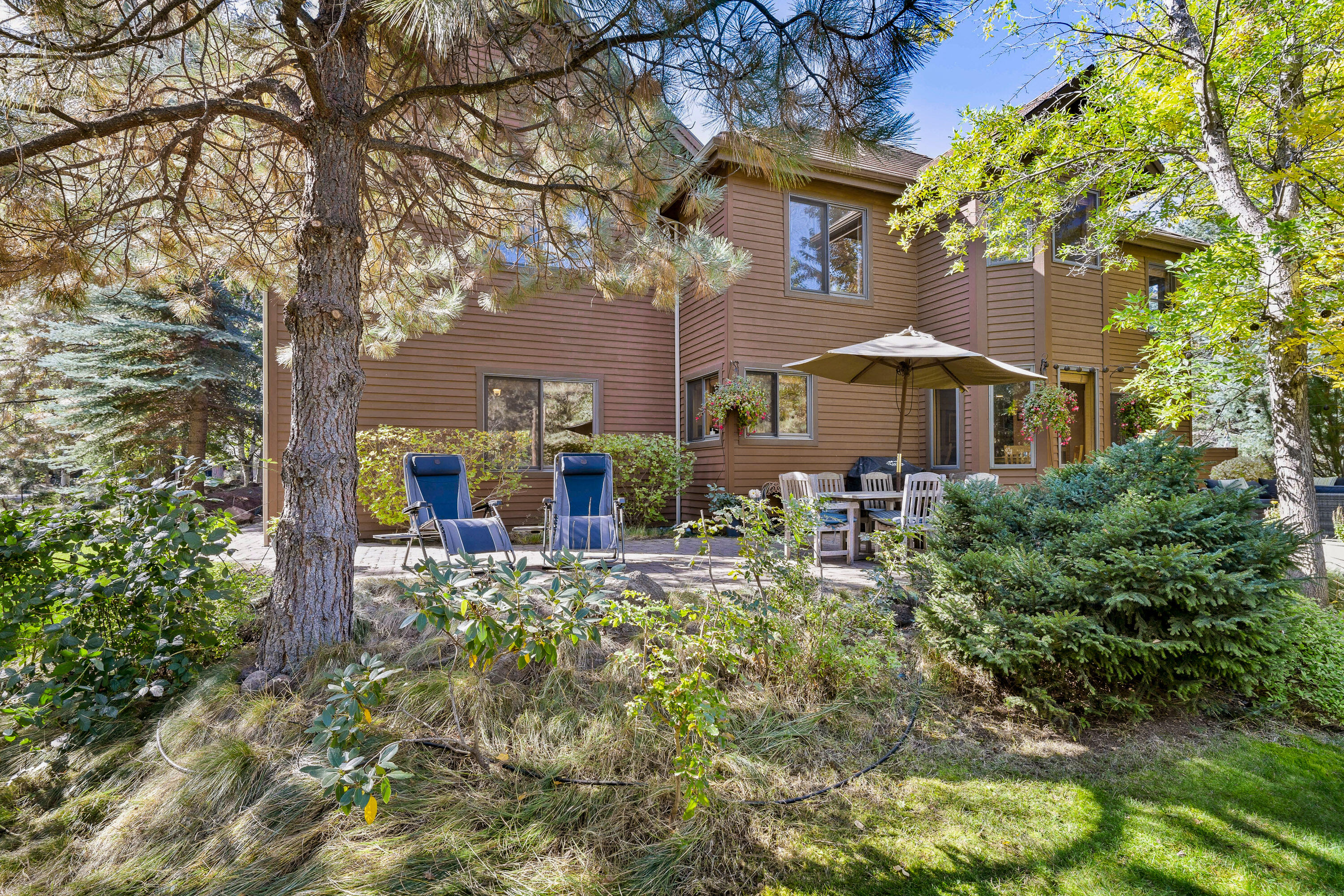 61114 Minaret Circle