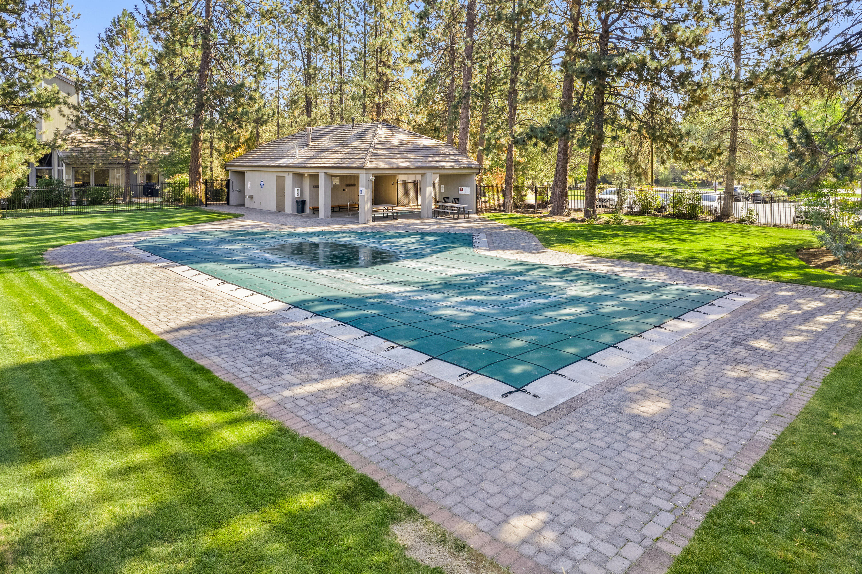 61114 Minaret Circle