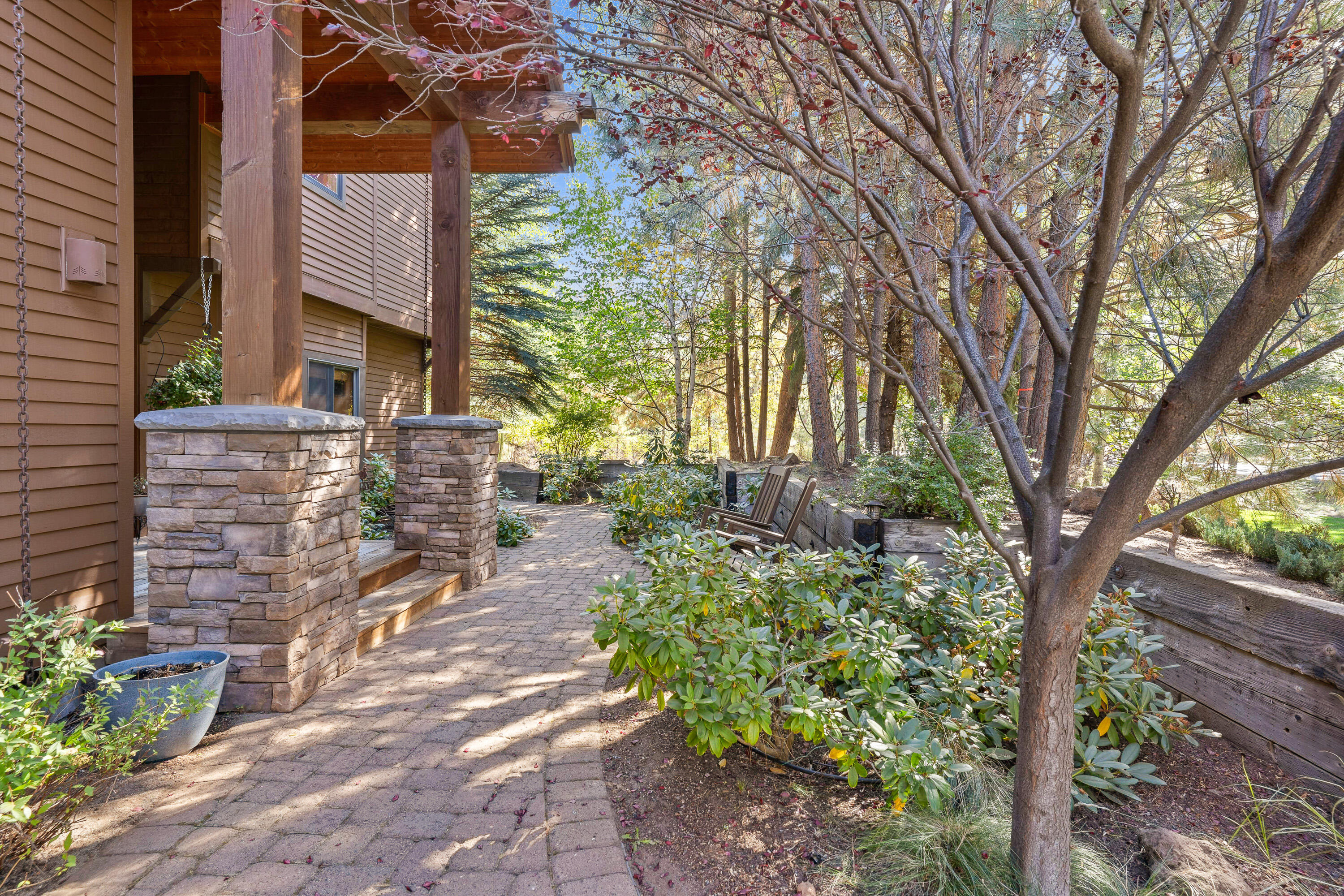 61114 Minaret Circle