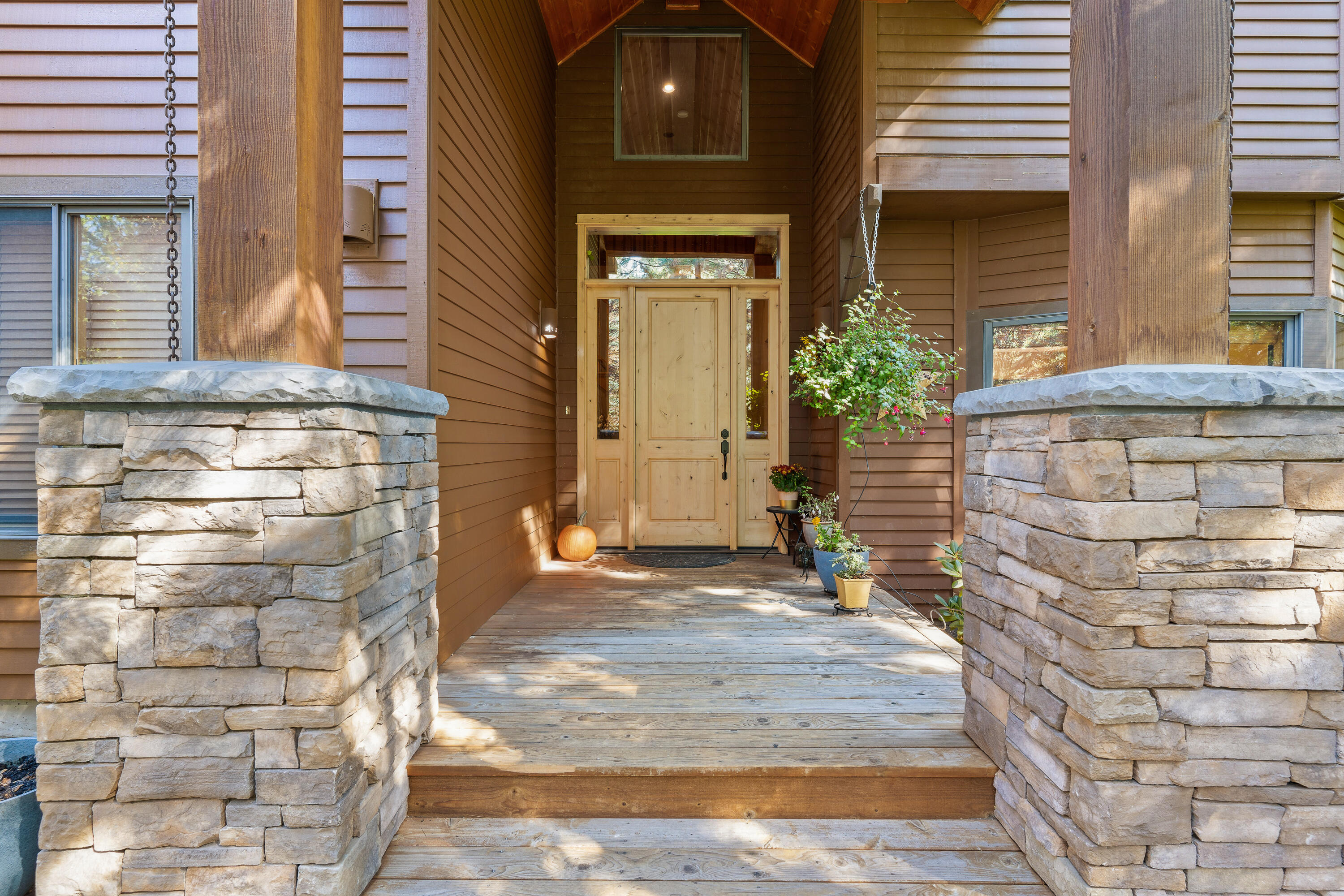 61114 Minaret Circle