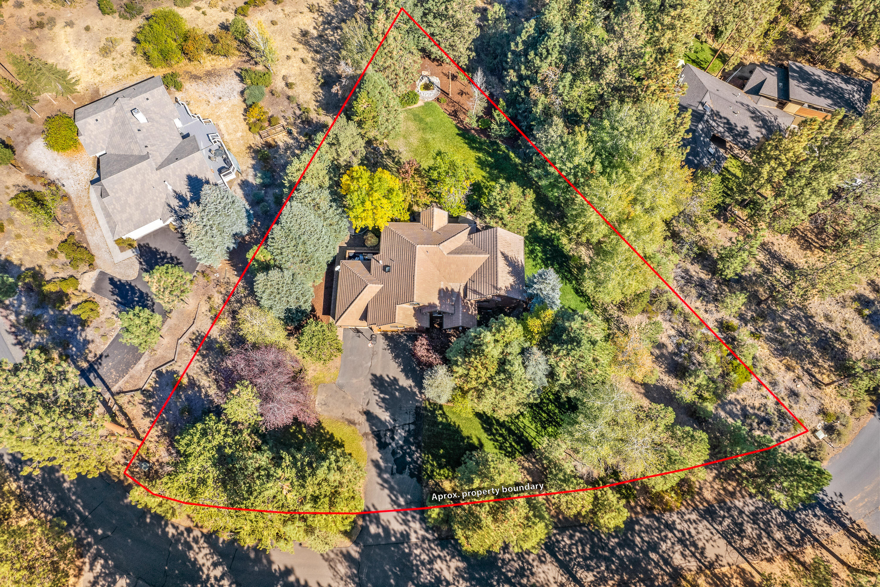 61114 Minaret Circle