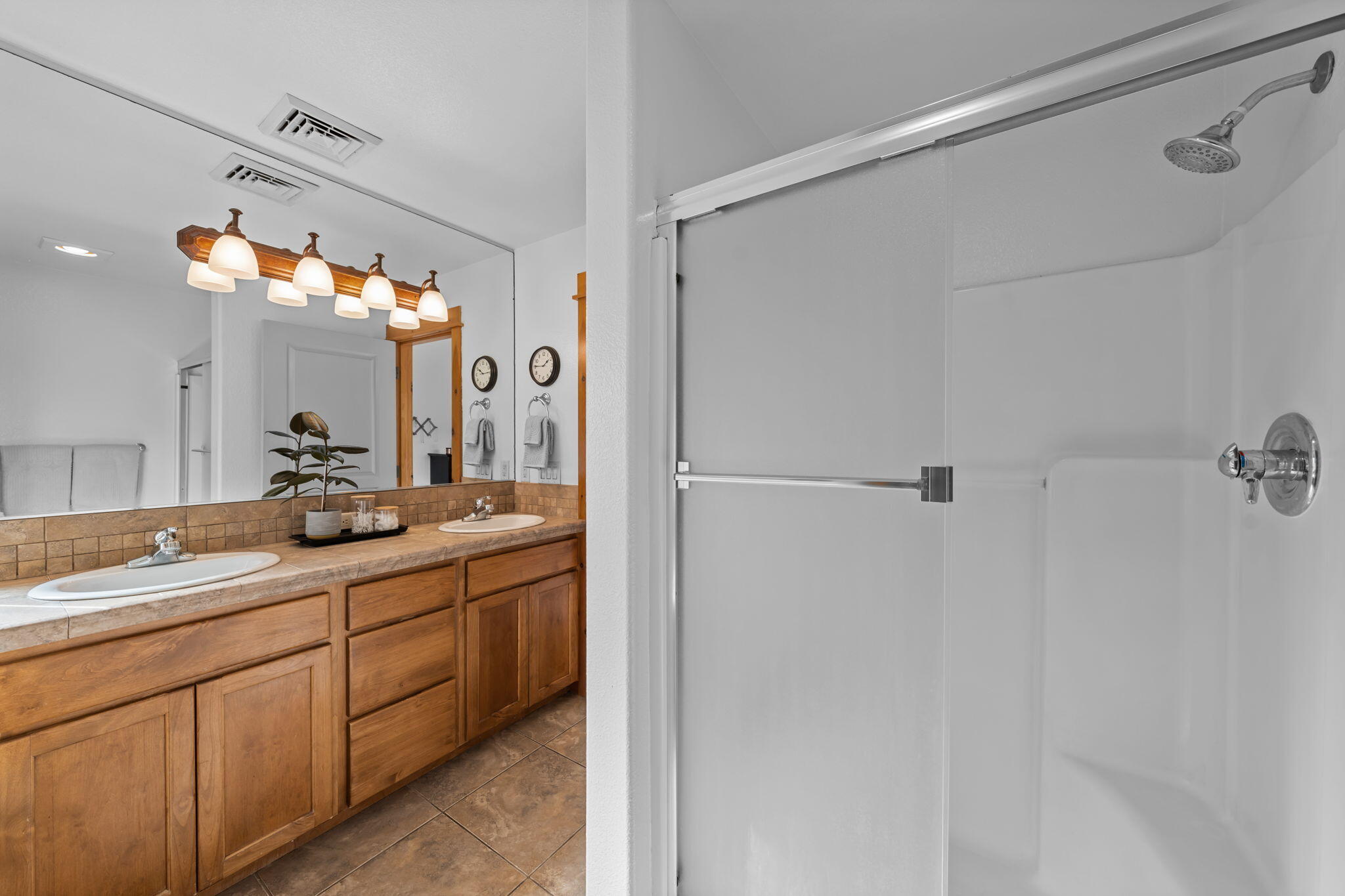 2160 NW Redwood Avenue