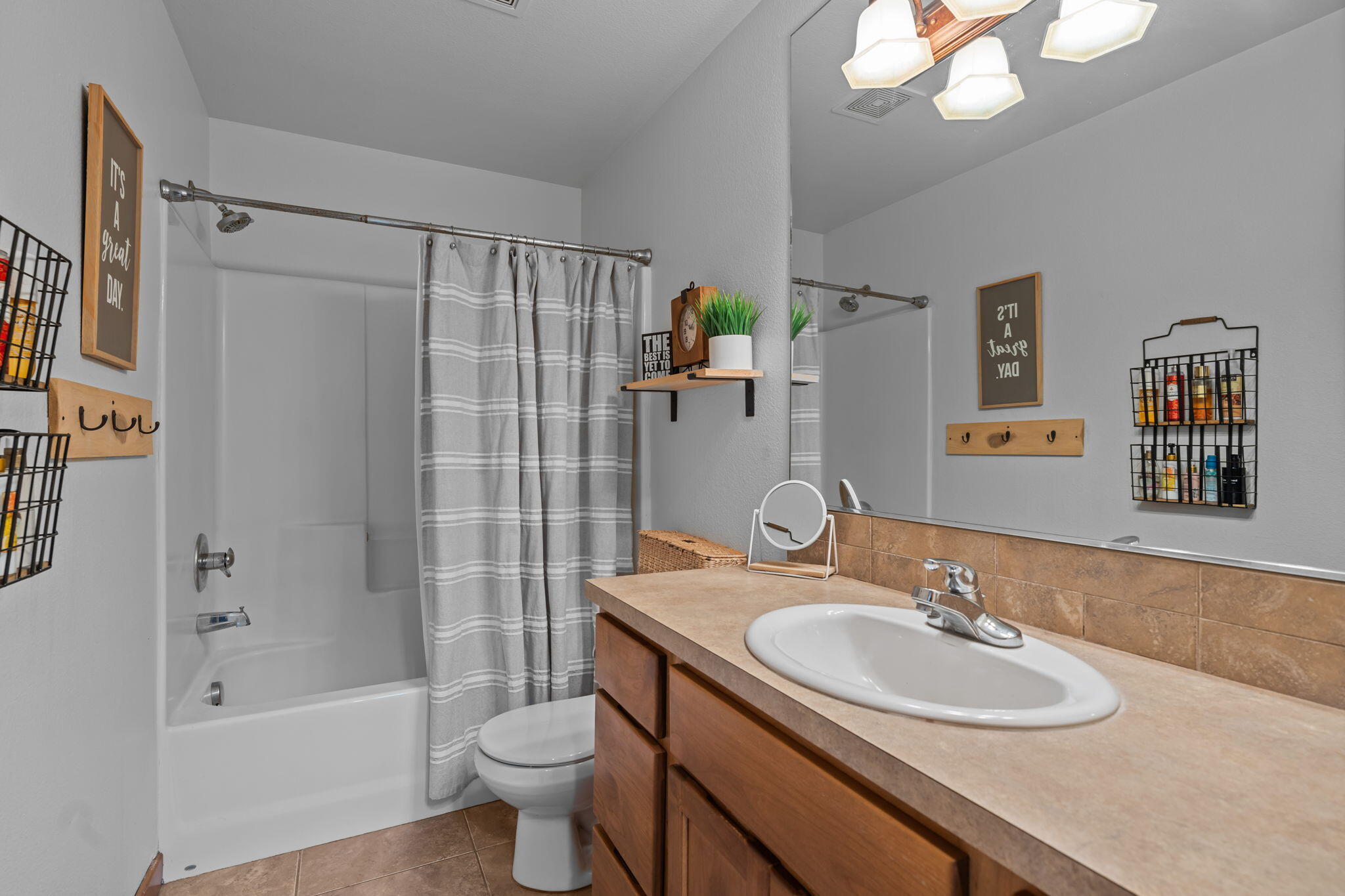 2160 NW Redwood Avenue