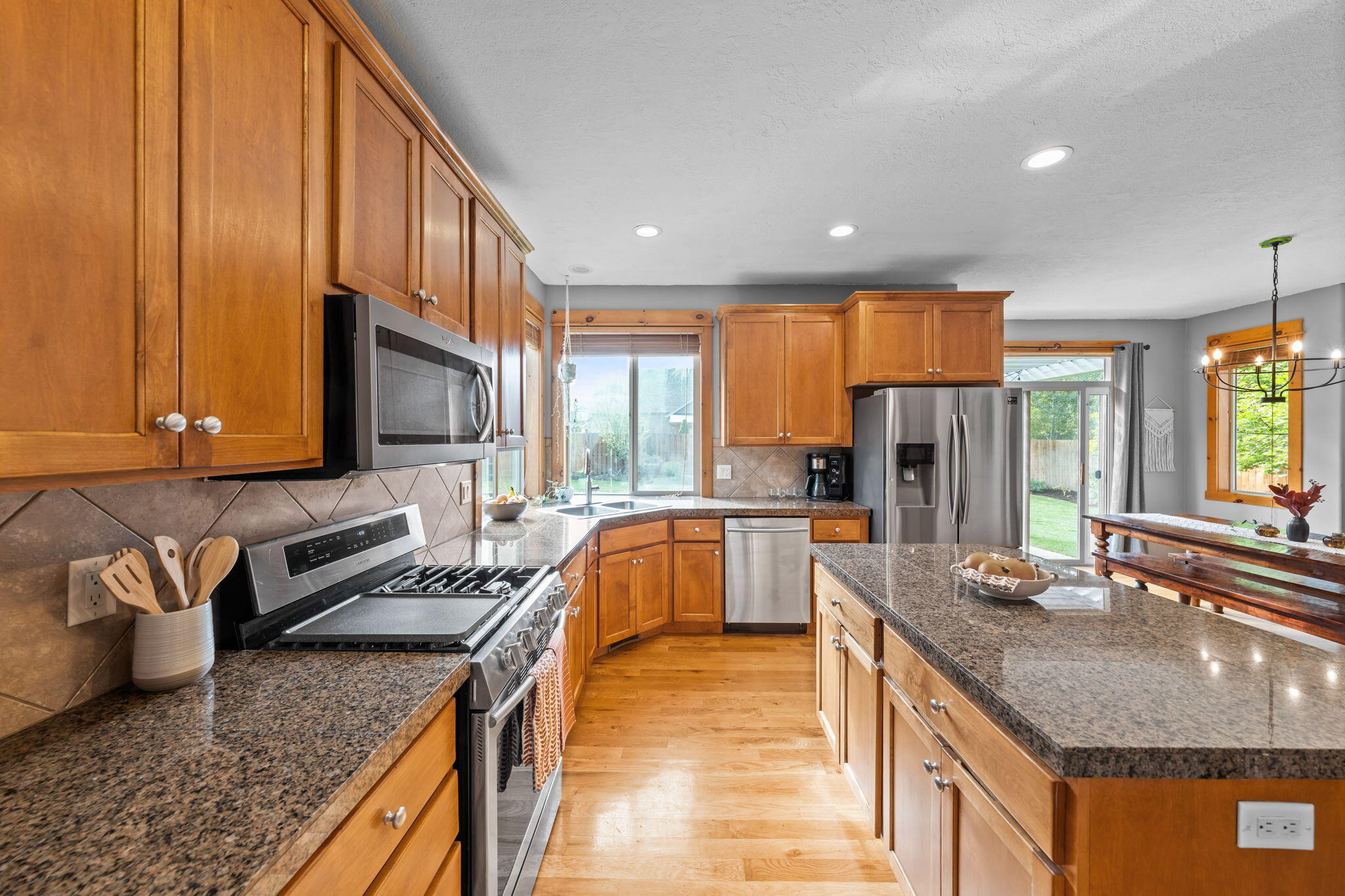 2160 NW Redwood Avenue