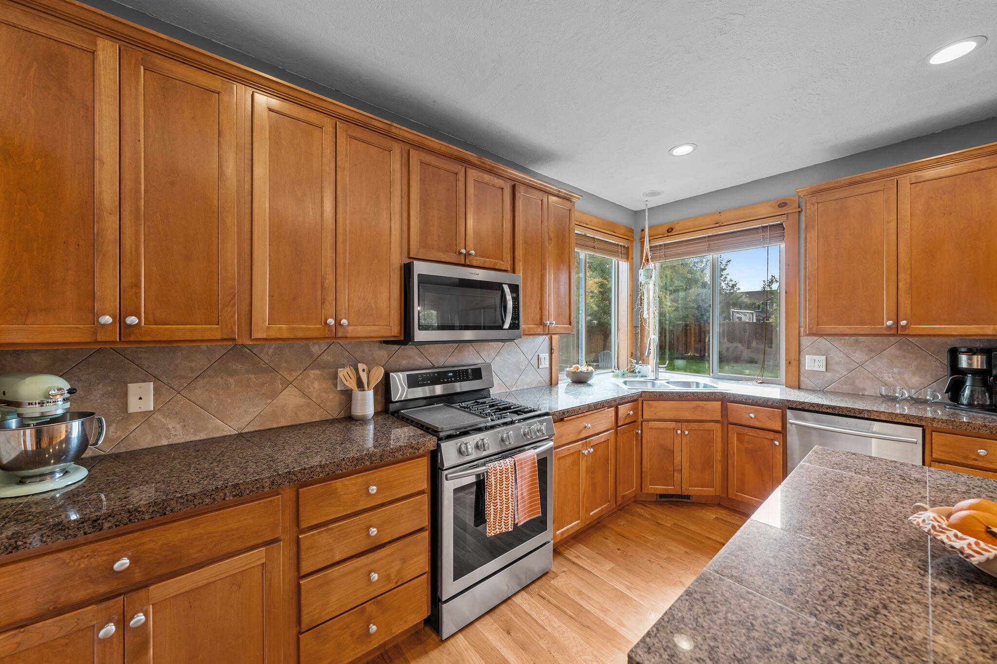 2160 NW Redwood Avenue