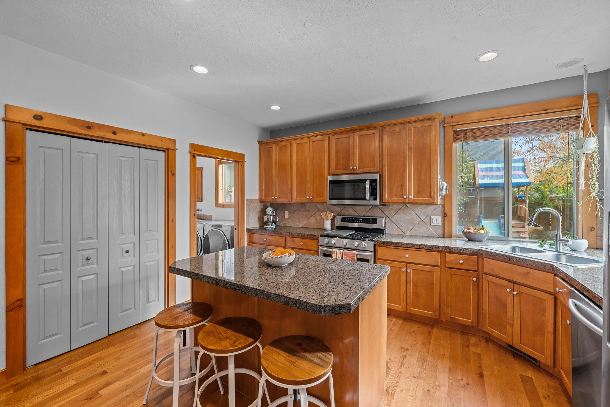 2160 NW Redwood Avenue