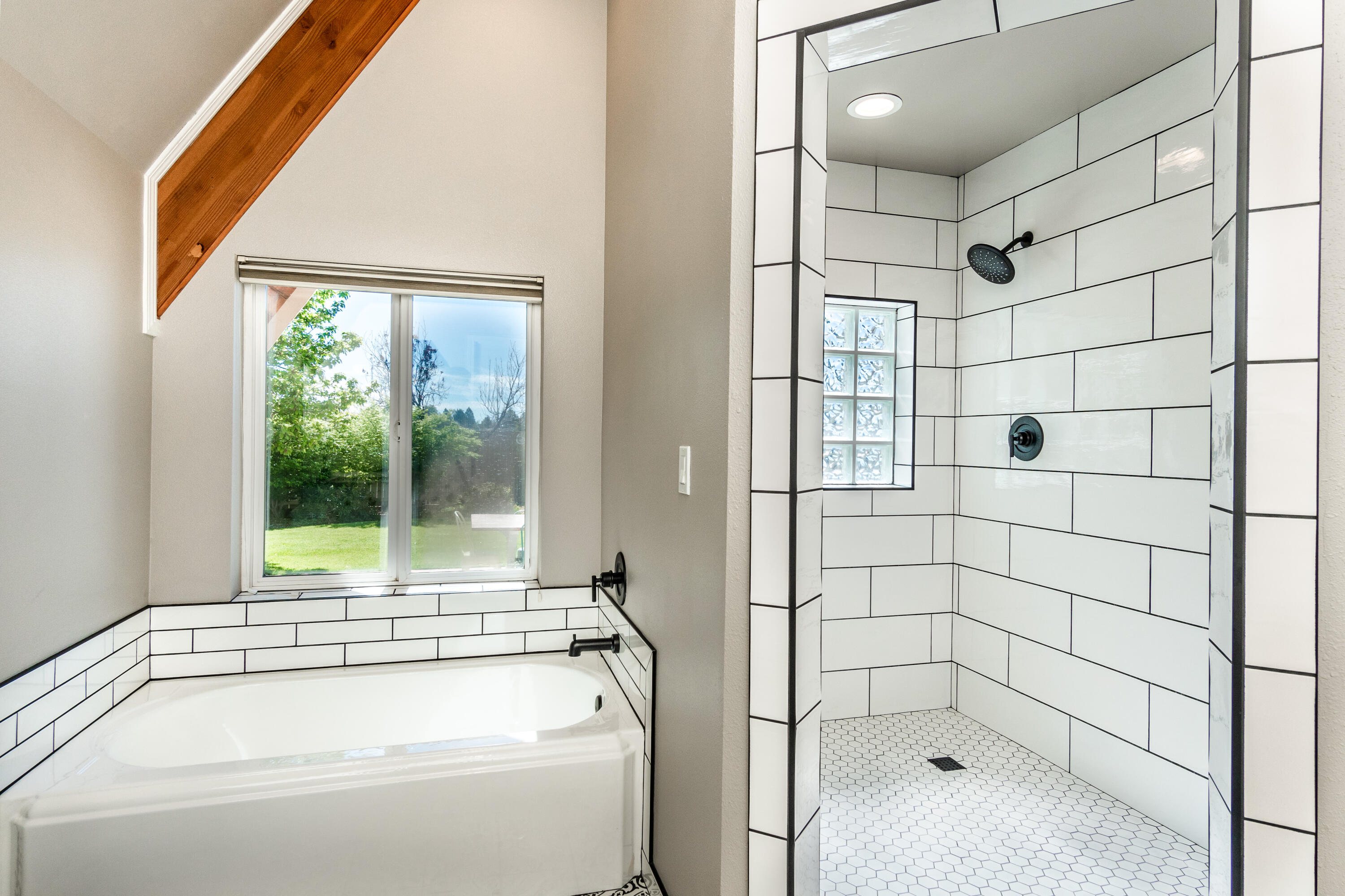 22675 Crestview Lane