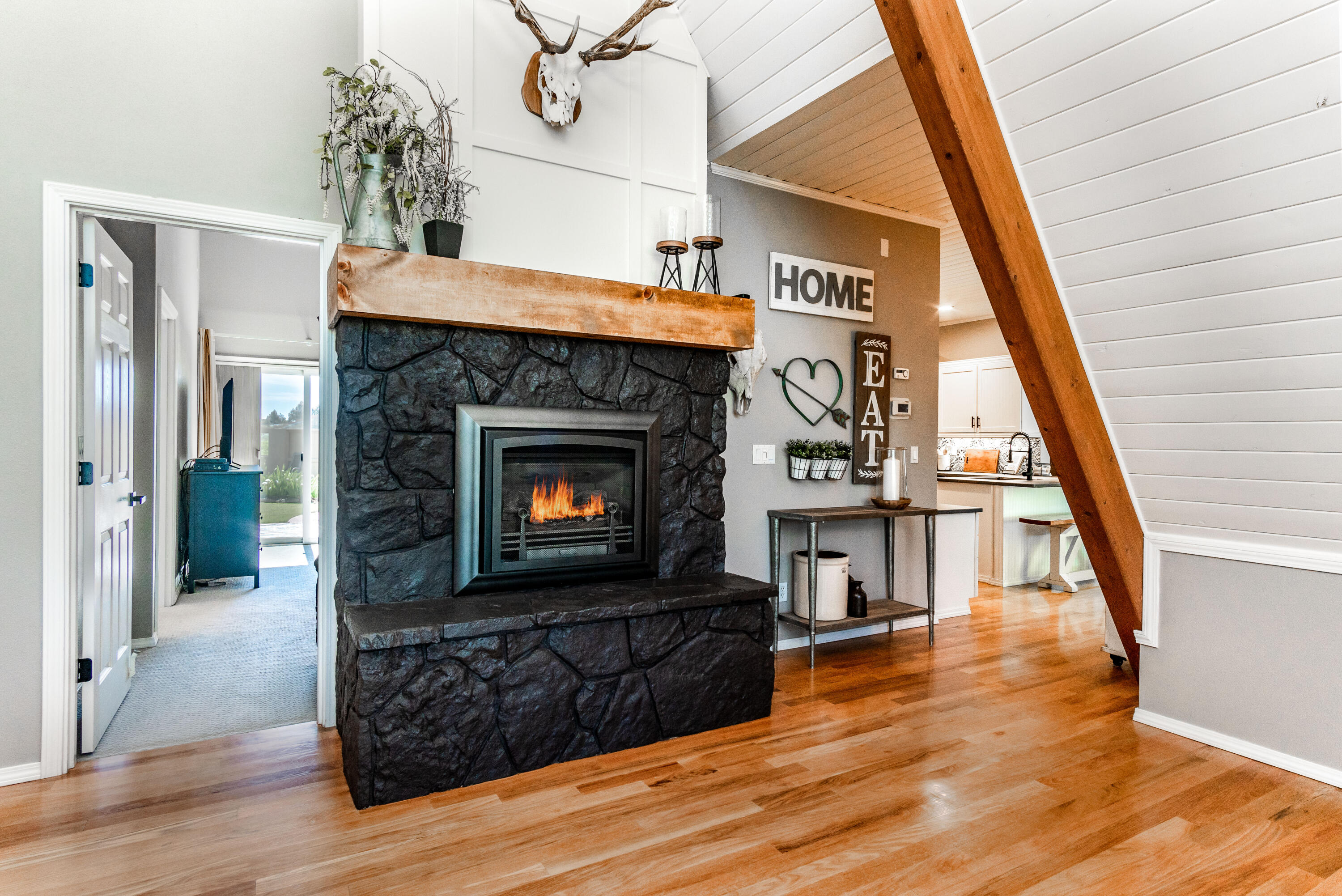 22675 Crestview Lane