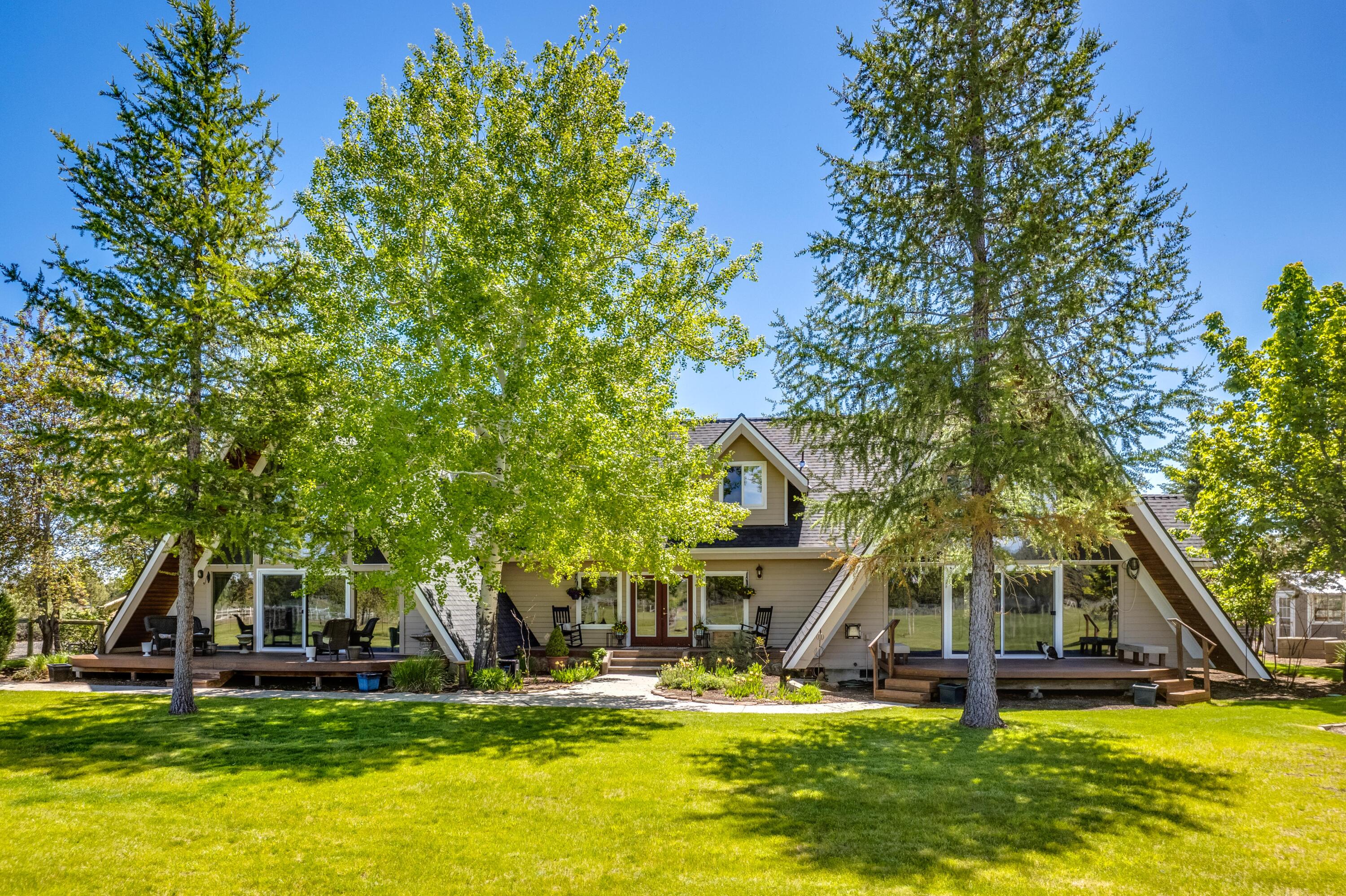 22675 Crestview Lane