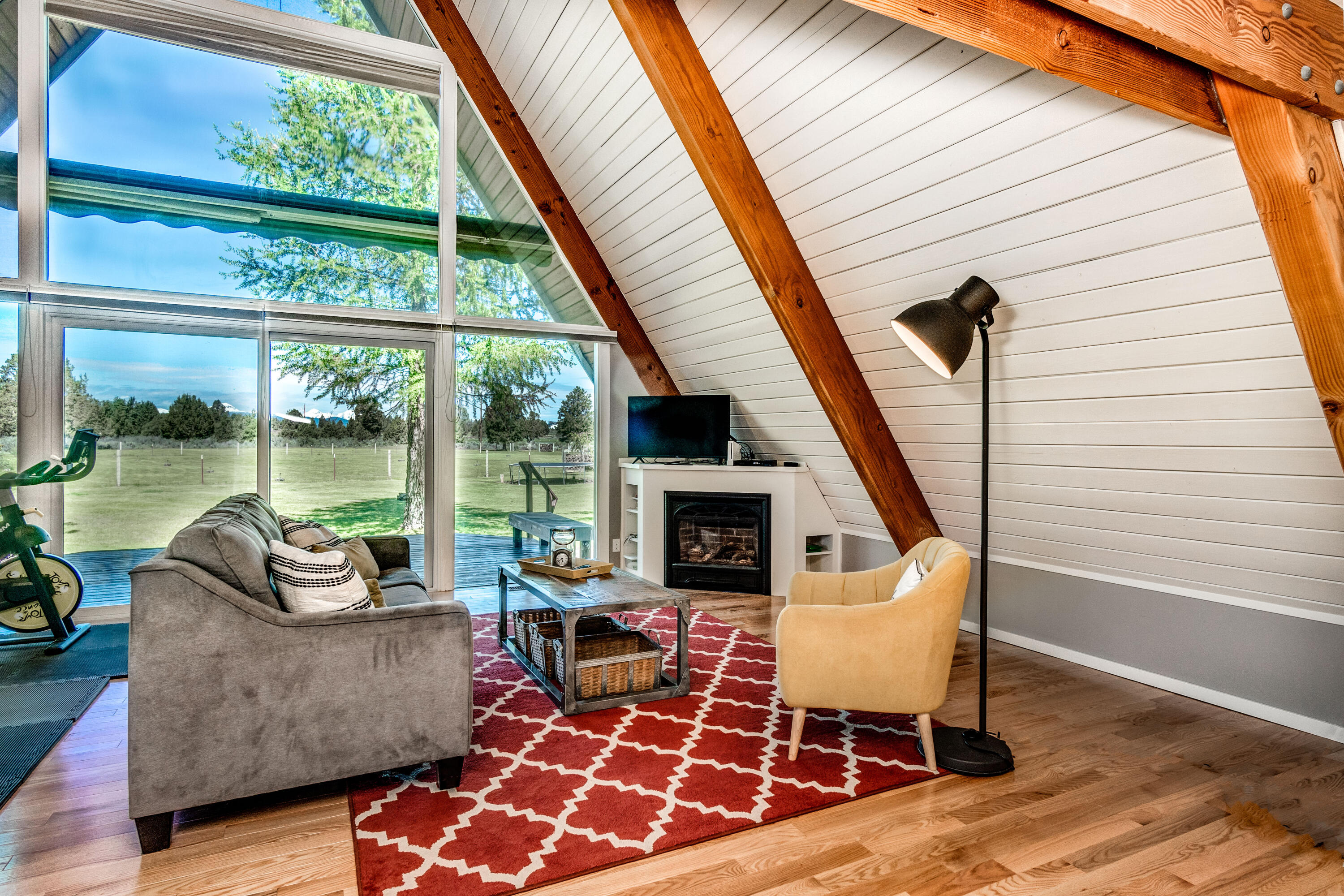 22675 Crestview Lane