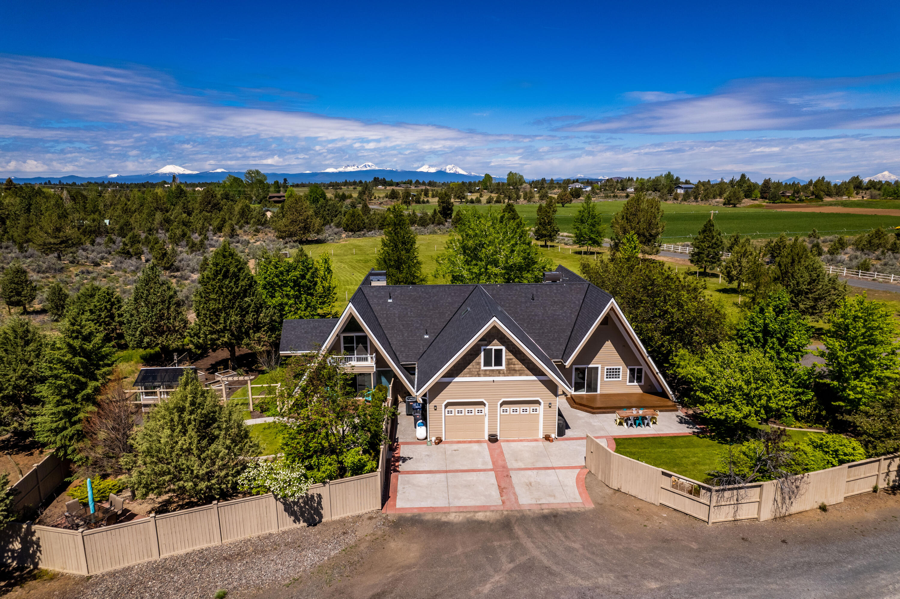 22675 Crestview Lane