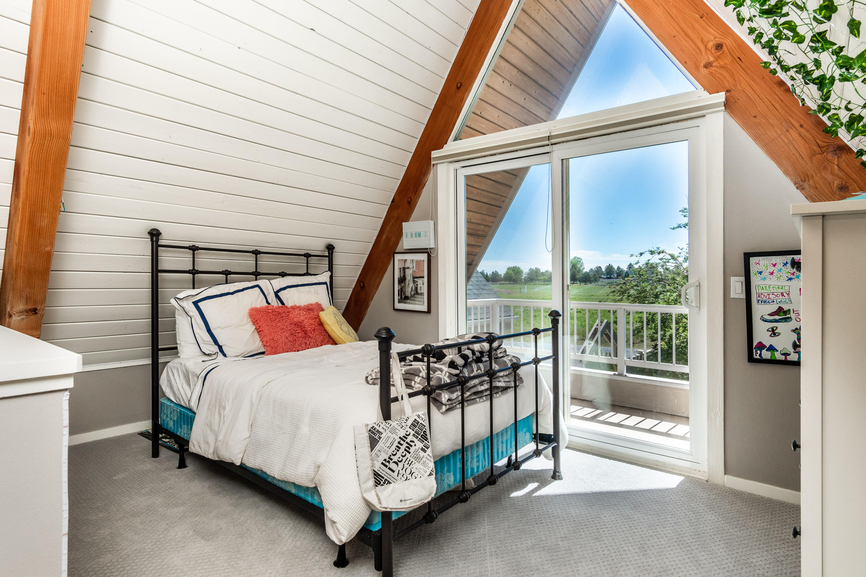 22675 Crestview Lane