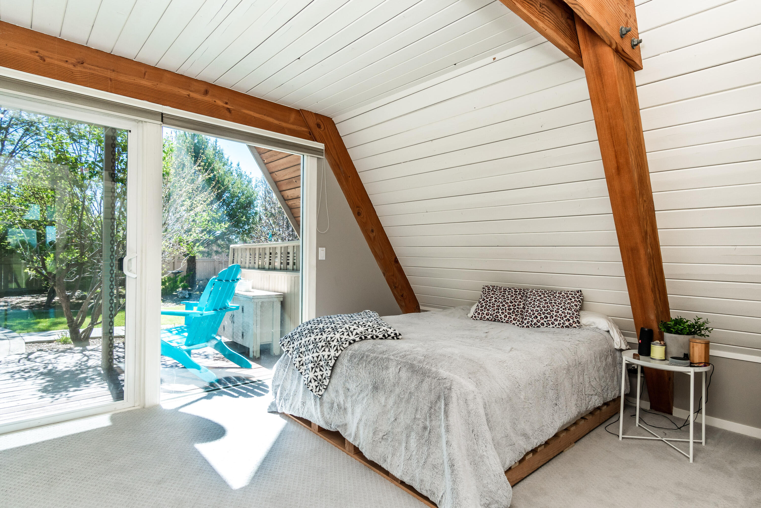 22675 Crestview Lane