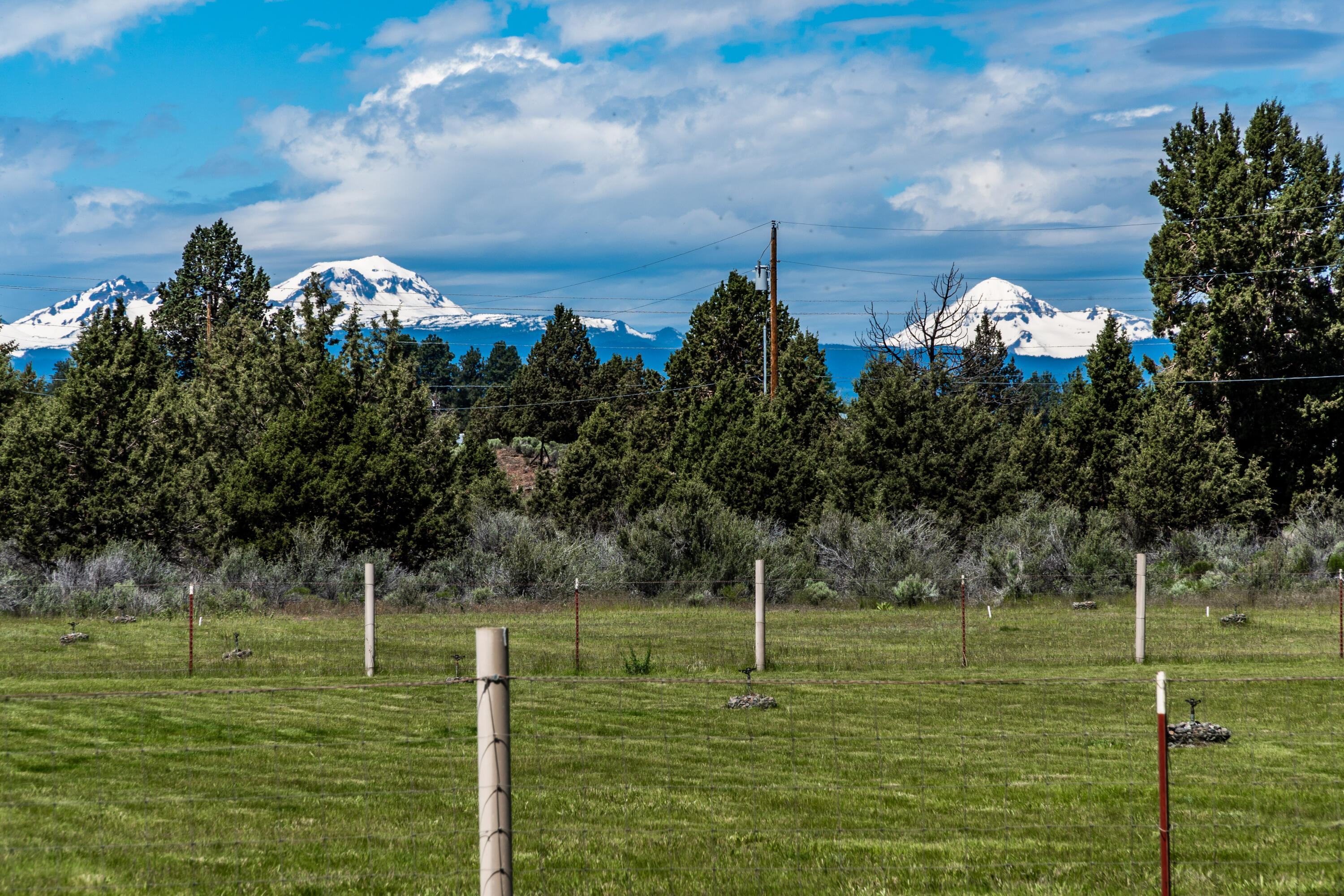 22675 Crestview Lane