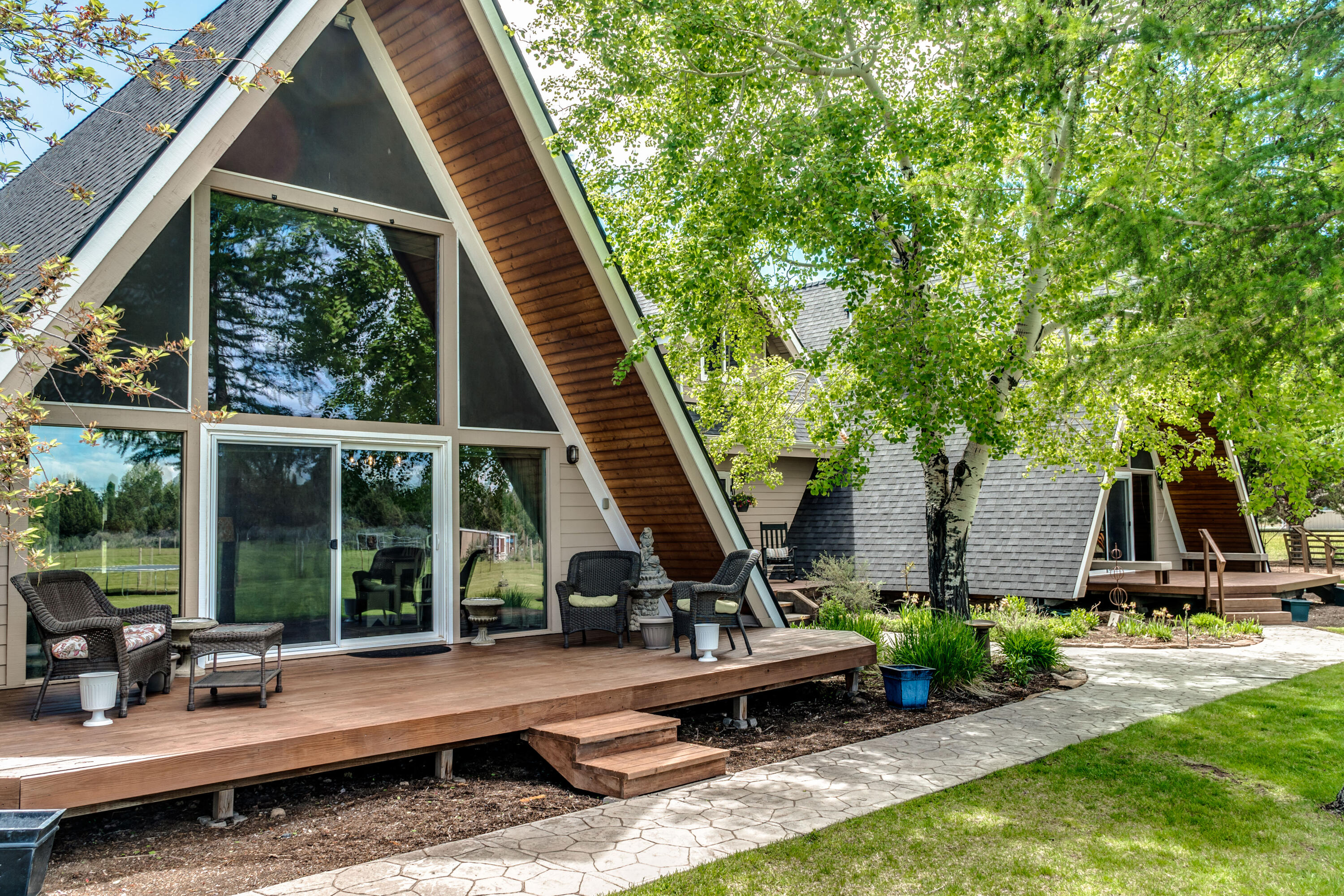 22675 Crestview Lane