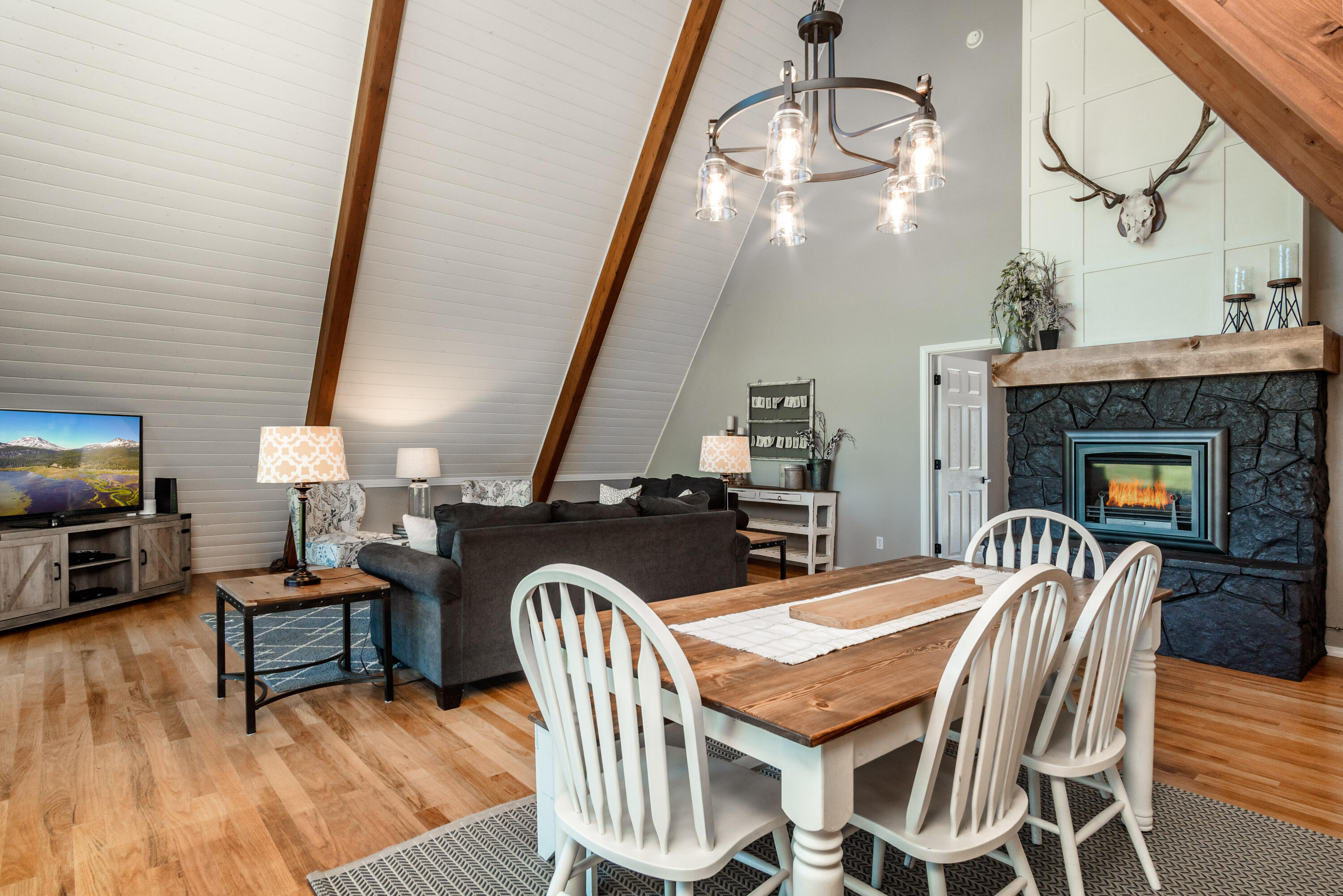 22675 Crestview Lane